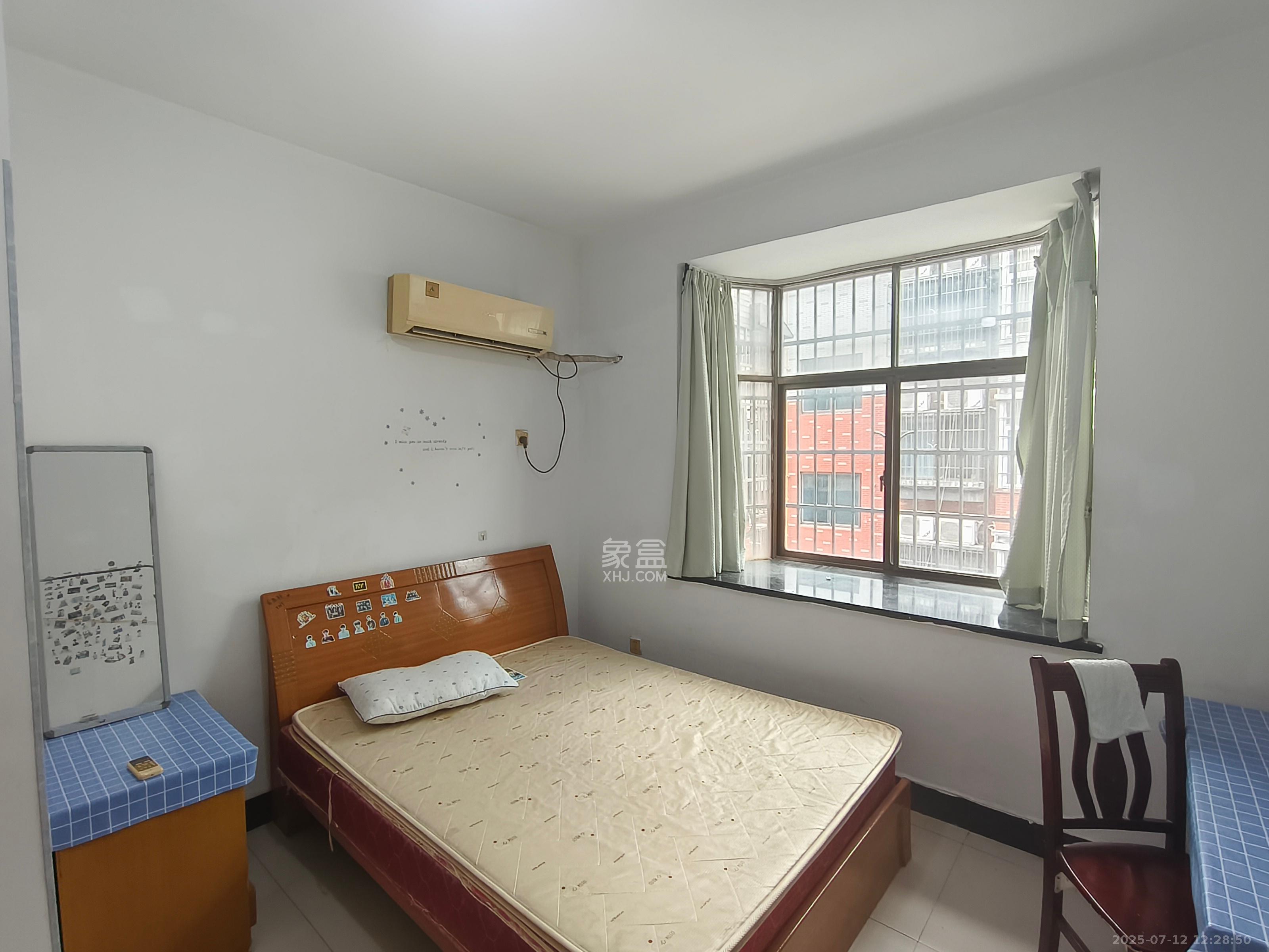 岳北社区 3室2厅2卫 2200.0元/月 岳北社区 3室2厅2卫 2200.0元/月室内图