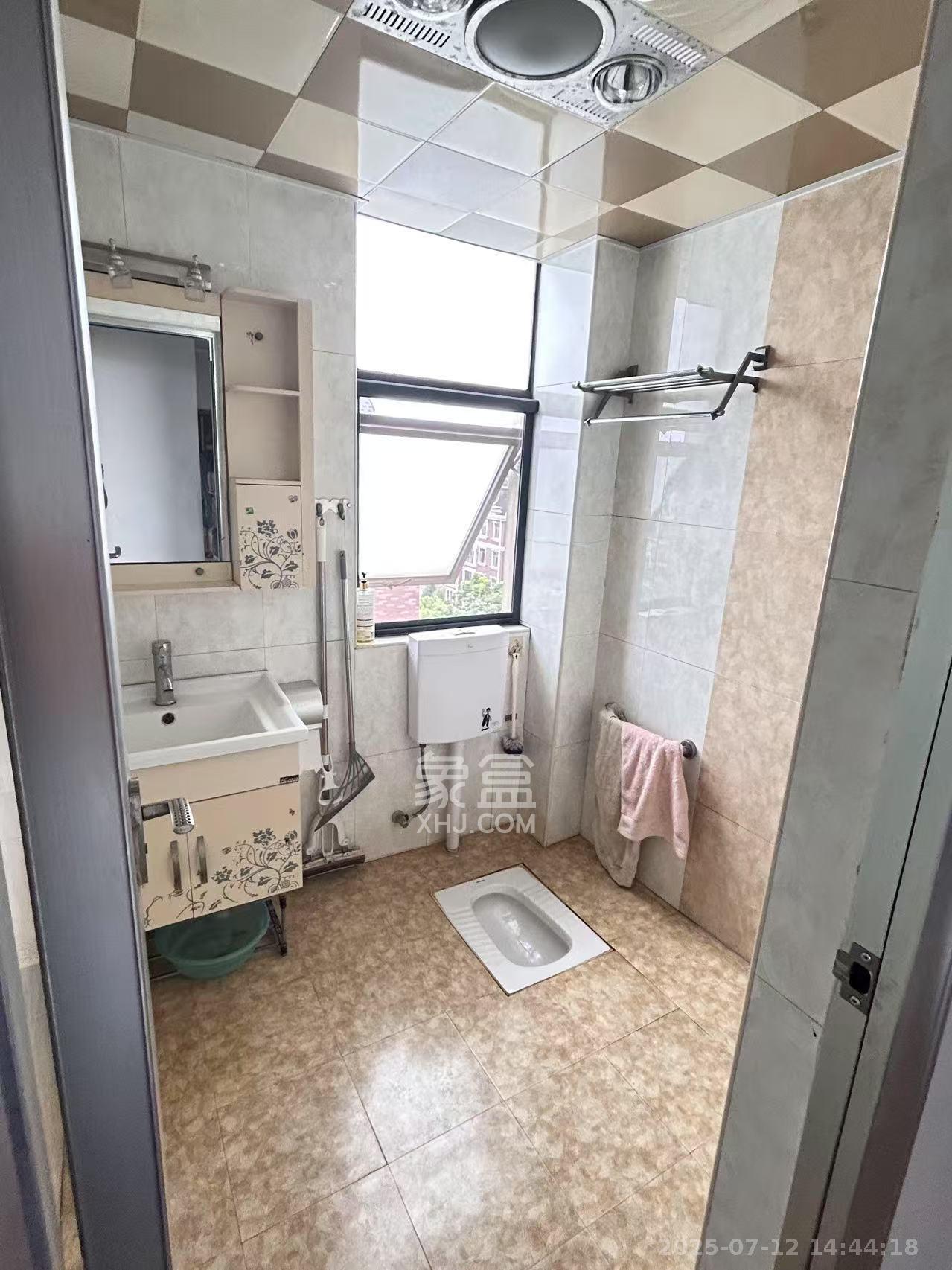 格兰小镇  3室2厅2卫    2000.0元/月 格兰小镇  3室2厅2卫    2000.0元/月室内图