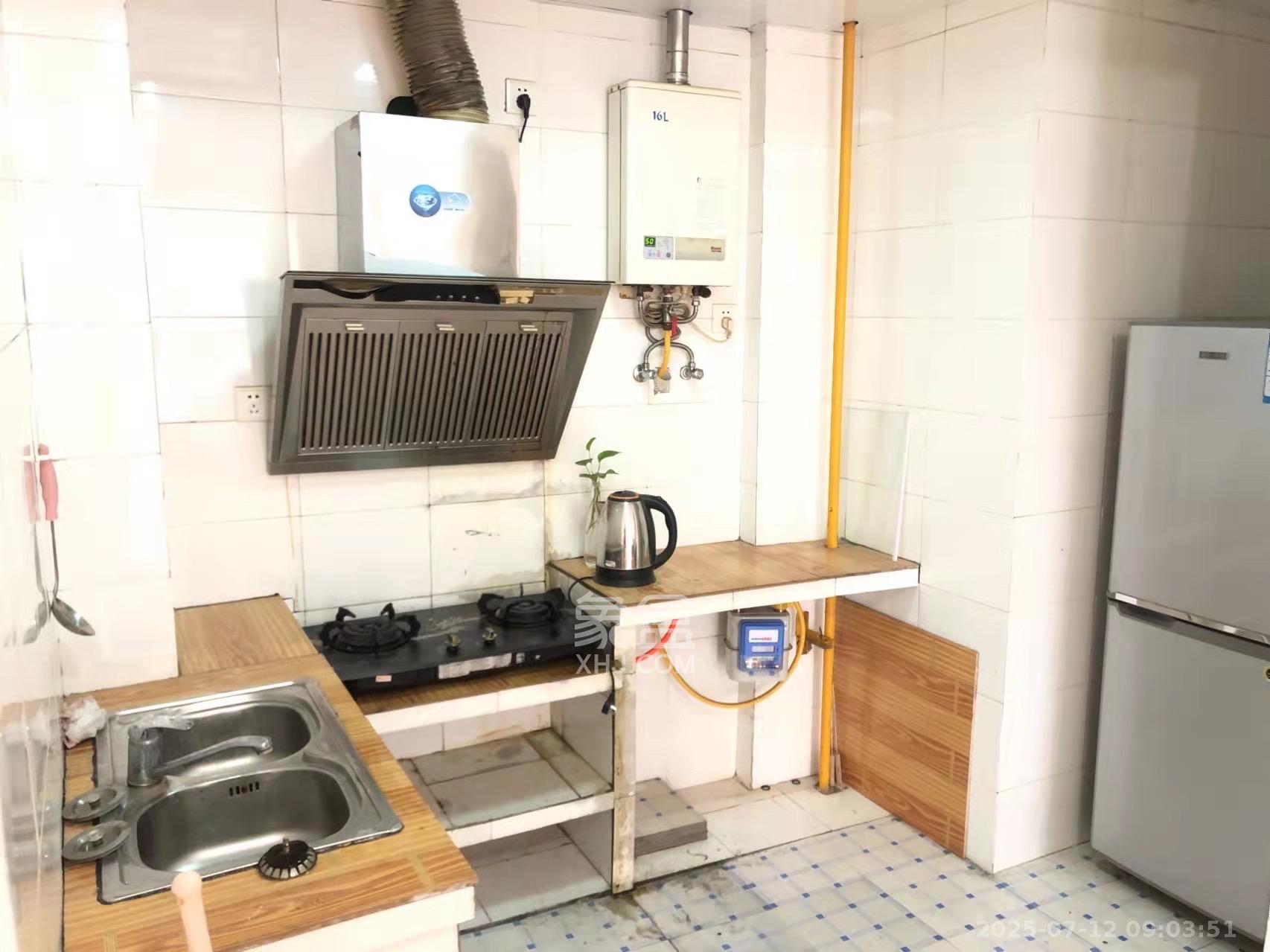 望麓桥回收公司院内 3室2厅1卫 2000.0元/月 望麓桥回收公司院内 3室2厅1卫 2000.0元/月室内图