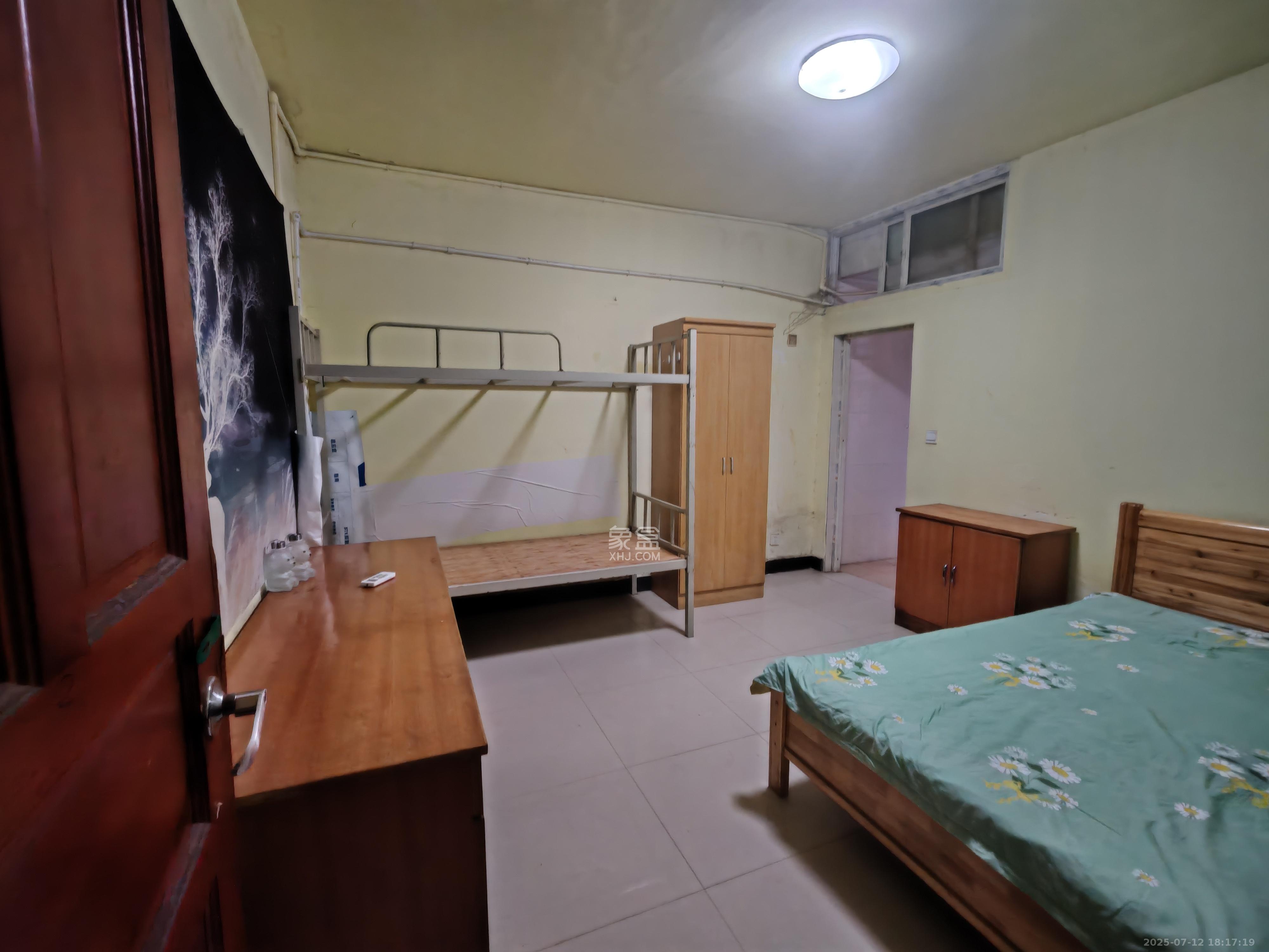 高桥家电百货城 7室1厅3卫 2000.0元/月 高桥家电百货城 7室1厅3卫 2000.0元/月室内图