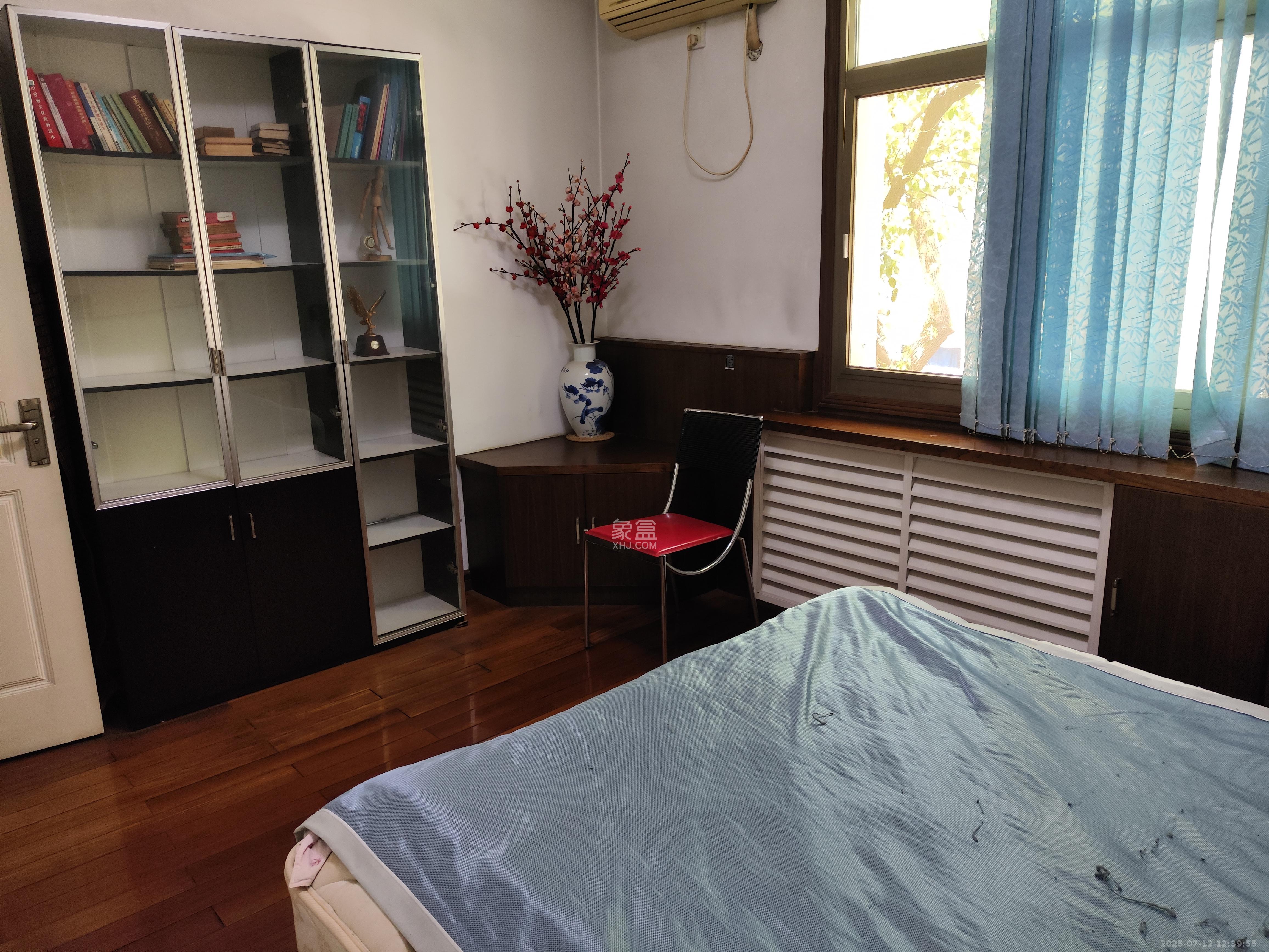 省政府机关二院  2室2厅1卫    2600.0元/月 省政府机关二院  2室2厅1卫    2600.0元/月室内图