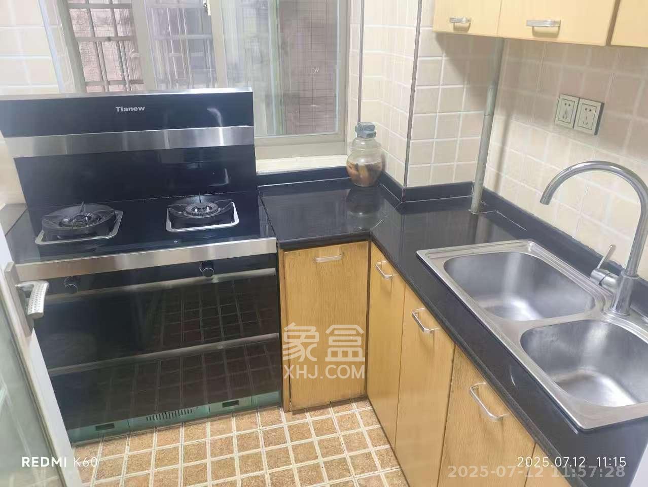 层上观邸 3室2厅1卫 2300.0元/月 层上观邸 3室2厅1卫 2300.0元/月室内图