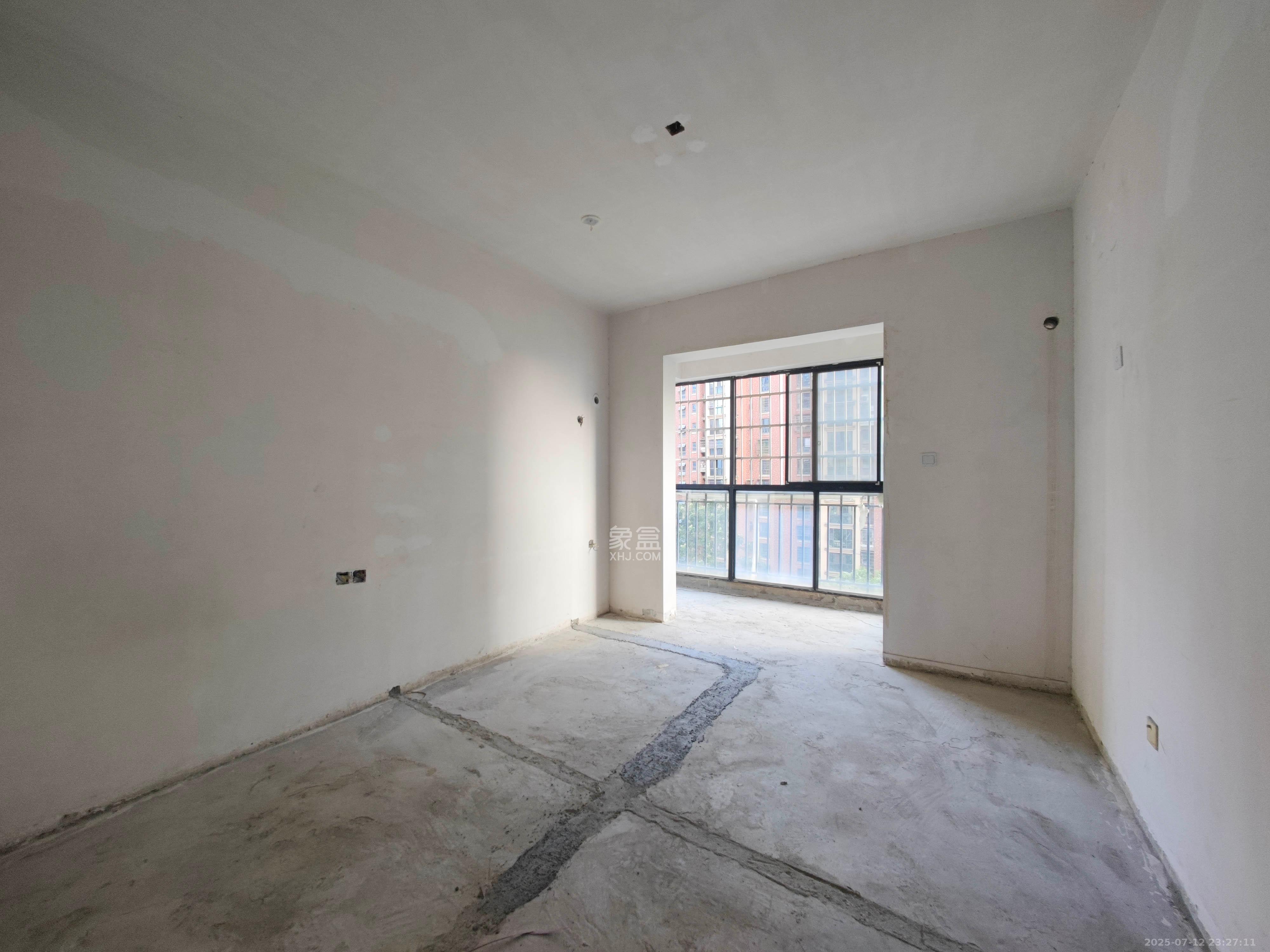 水岸天际(一期、二期) 3室2厅2卫 80.0万 水岸天际(一期、二期) 3室2厅2卫 80.0万卧室