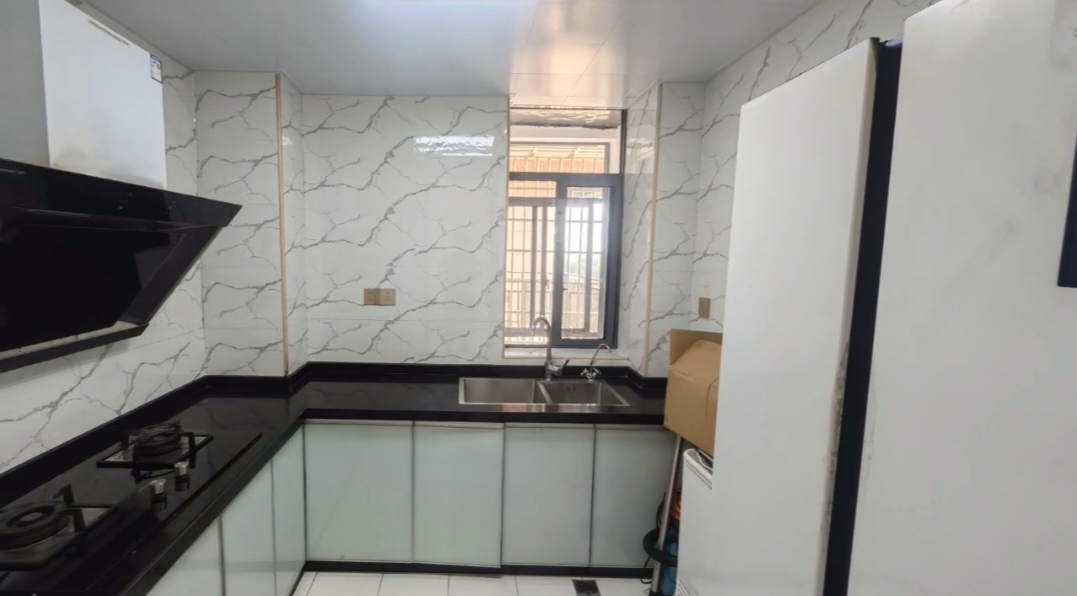 金信顺馨园  2室1厅1卫    30.8万 金信顺馨园  2室1厅1卫    30.8万客厅