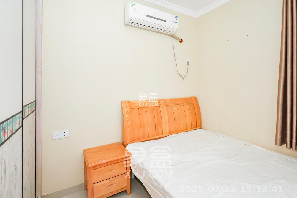 钰龙天下一期  2室2厅1卫    2100.0元/月 钰龙天下一期  2室2厅1卫    2100.0元/月室内图