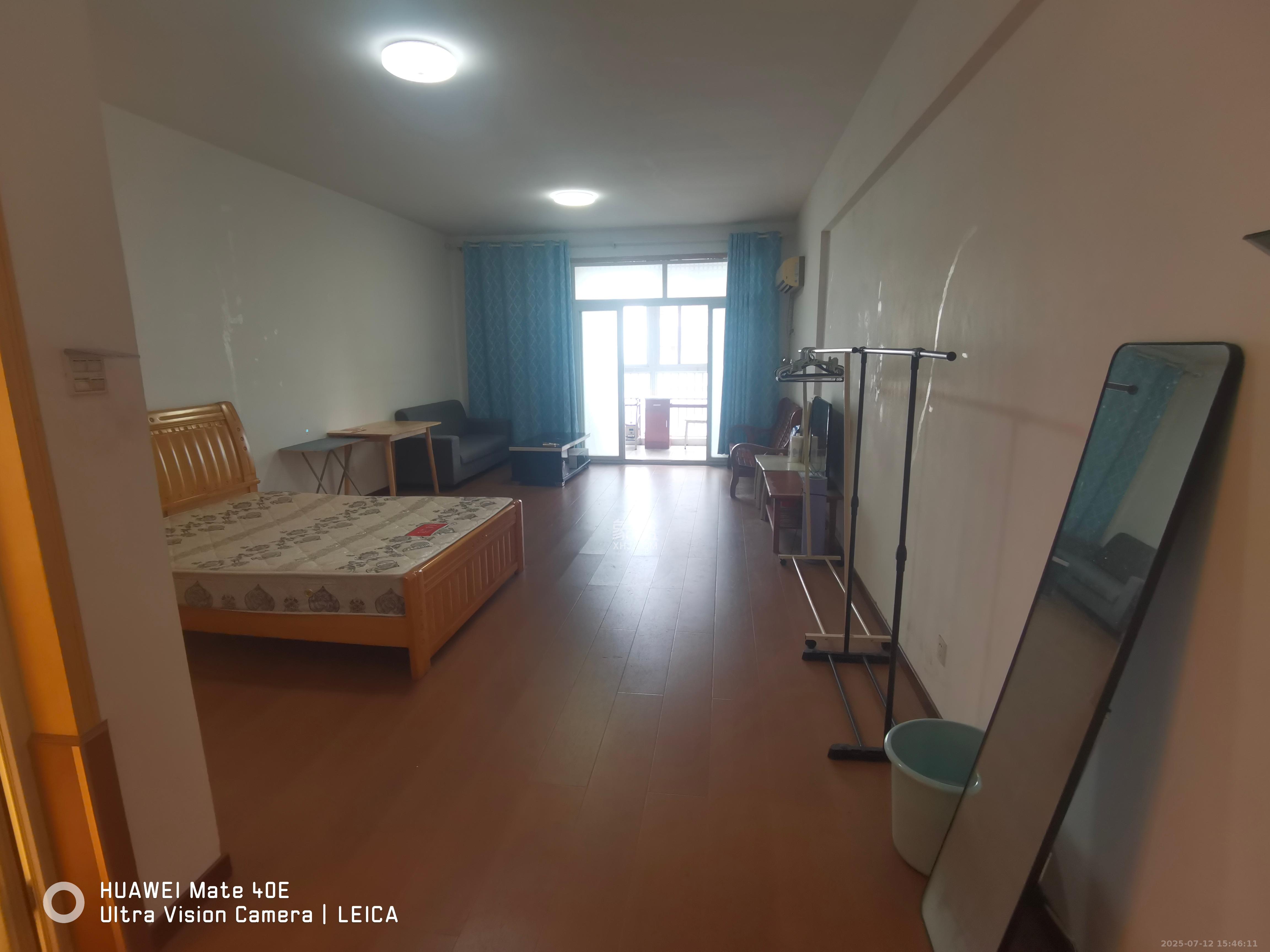 开源鑫景  1室1厅1卫    1300.0元/月室内图1