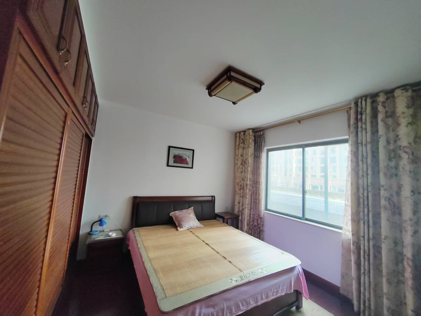 南苑上和一期 3室2厅2卫 77.8万 南苑上和一期 3室2厅2卫 77.8万客厅