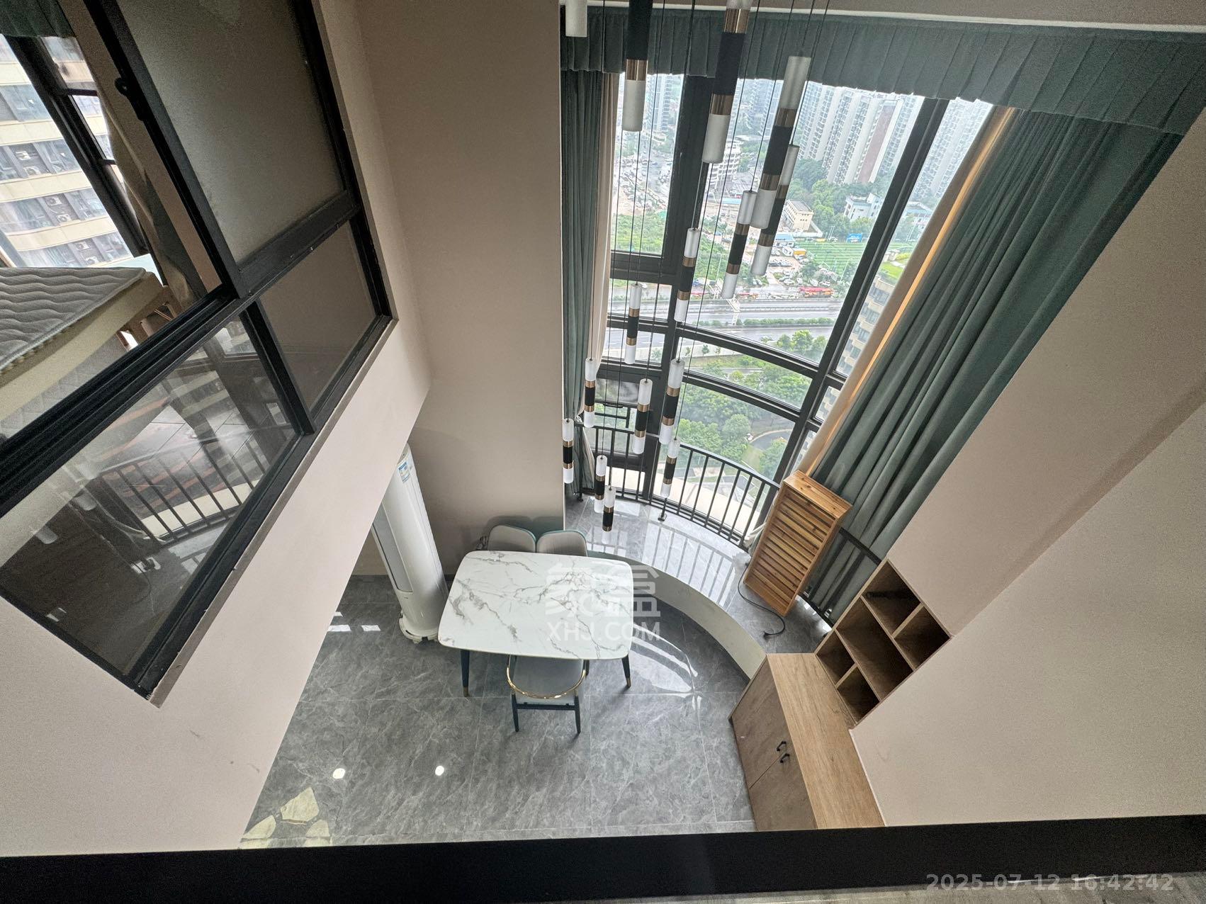 明昇壹城（明昇时代广场）三期  2室1厅1卫    2500.0元/月室内图