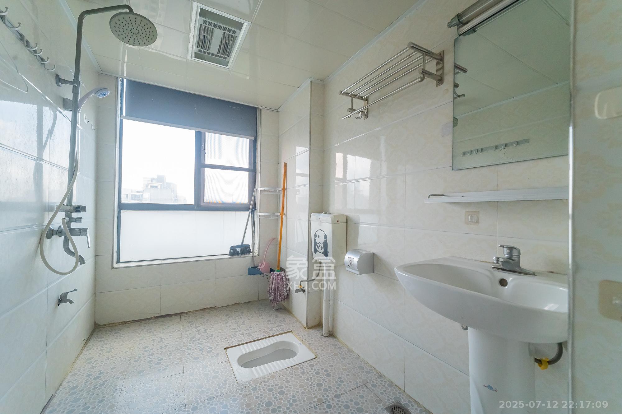 方略城市广场 2室2厅1卫 58.0万 方略城市广场 2室2厅1卫 58.0万卫生间