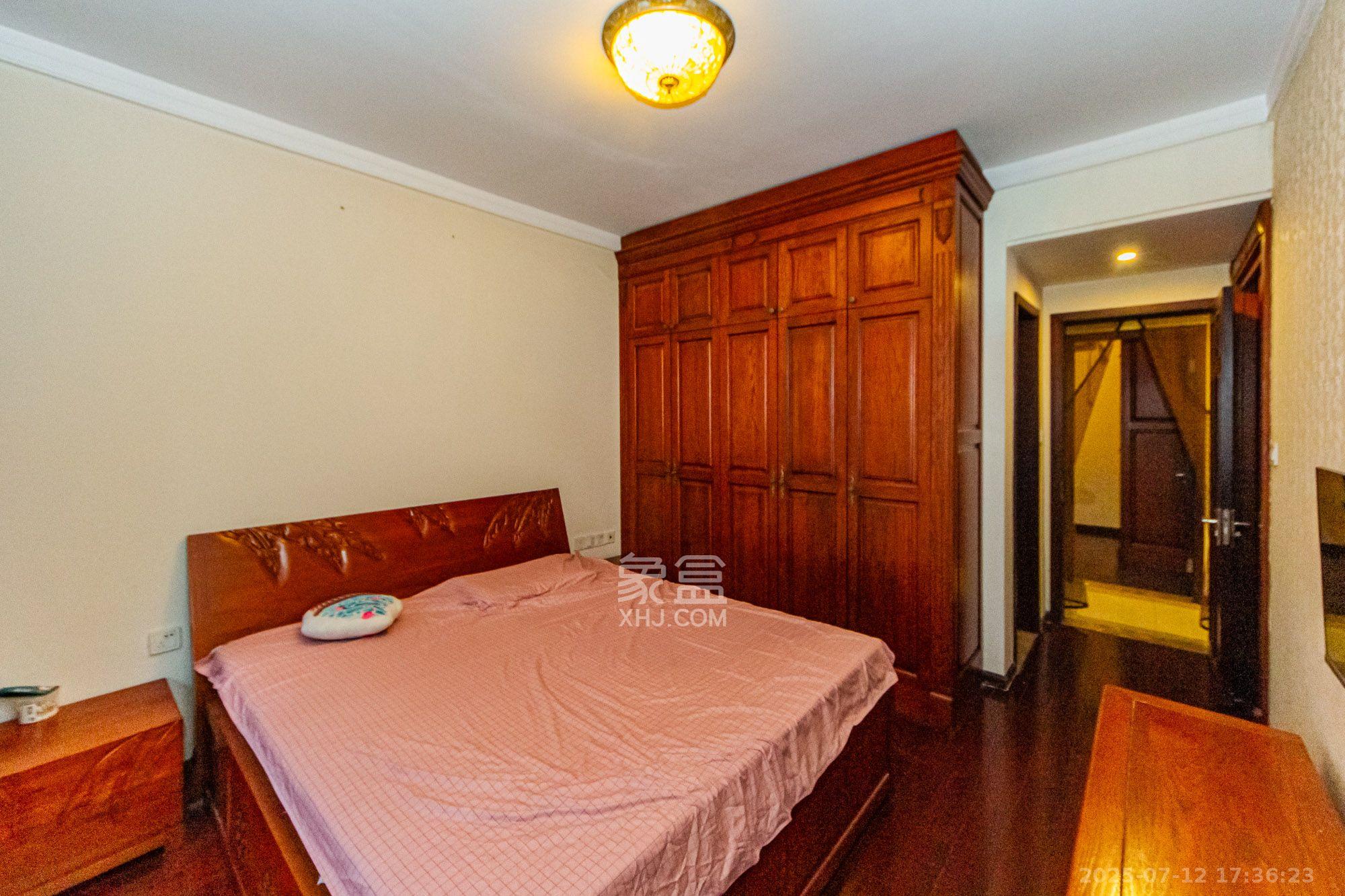 珠江花城三期锦鲤  4室2厅2卫    3600.0元/月 珠江花城三期锦鲤  4室2厅2卫    3600.0元/月室内图