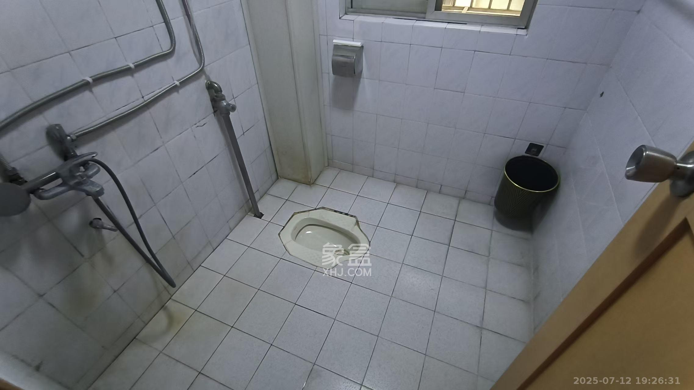 雅园小区  2室2厅1卫   2600.00元/月室内图