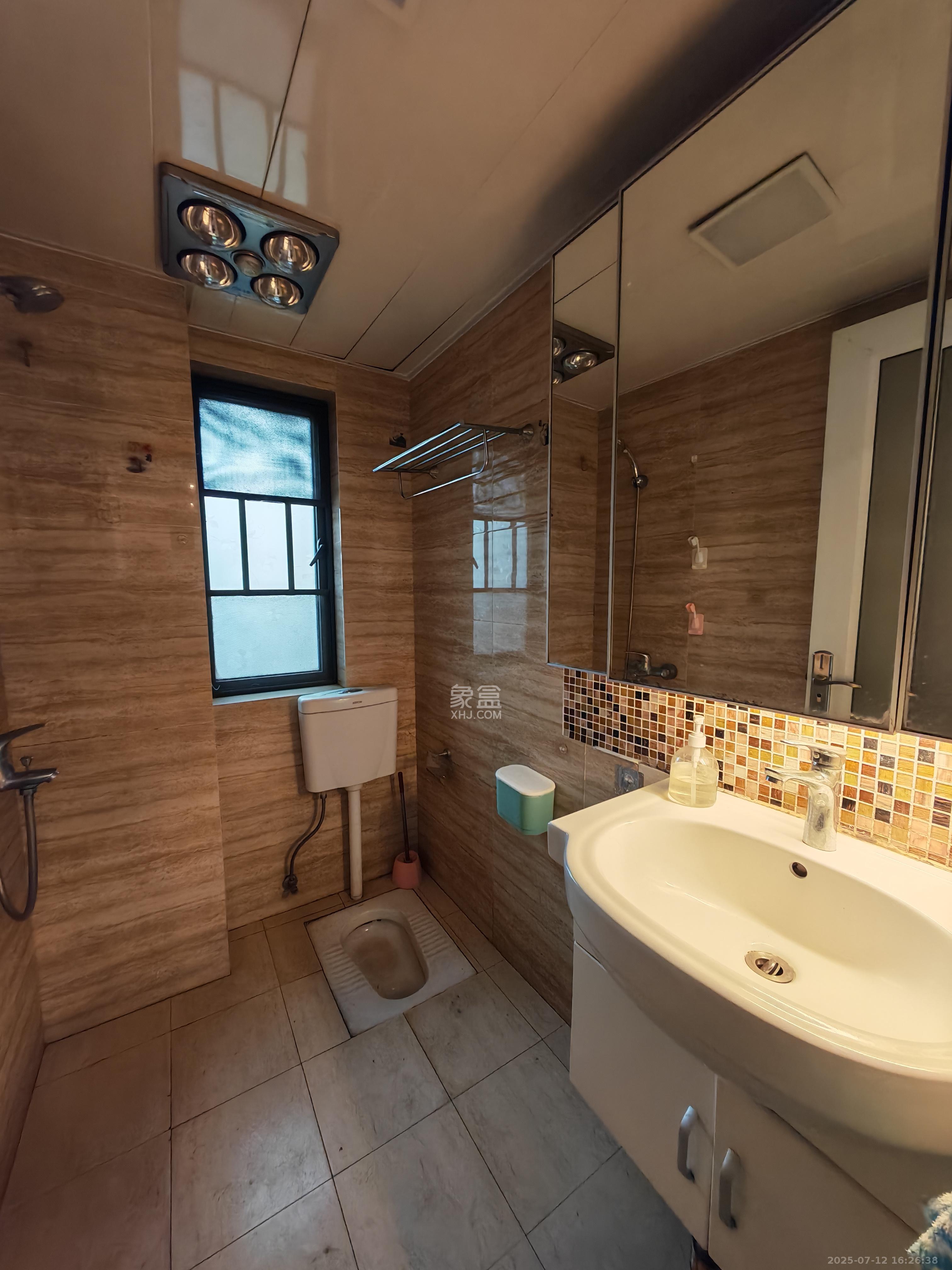 双湾国际(湘江御景花园)  2室2厅2卫    1800.0元/月 双湾国际(湘江御景花园)  2室2厅2卫    1800.0元/月室内图