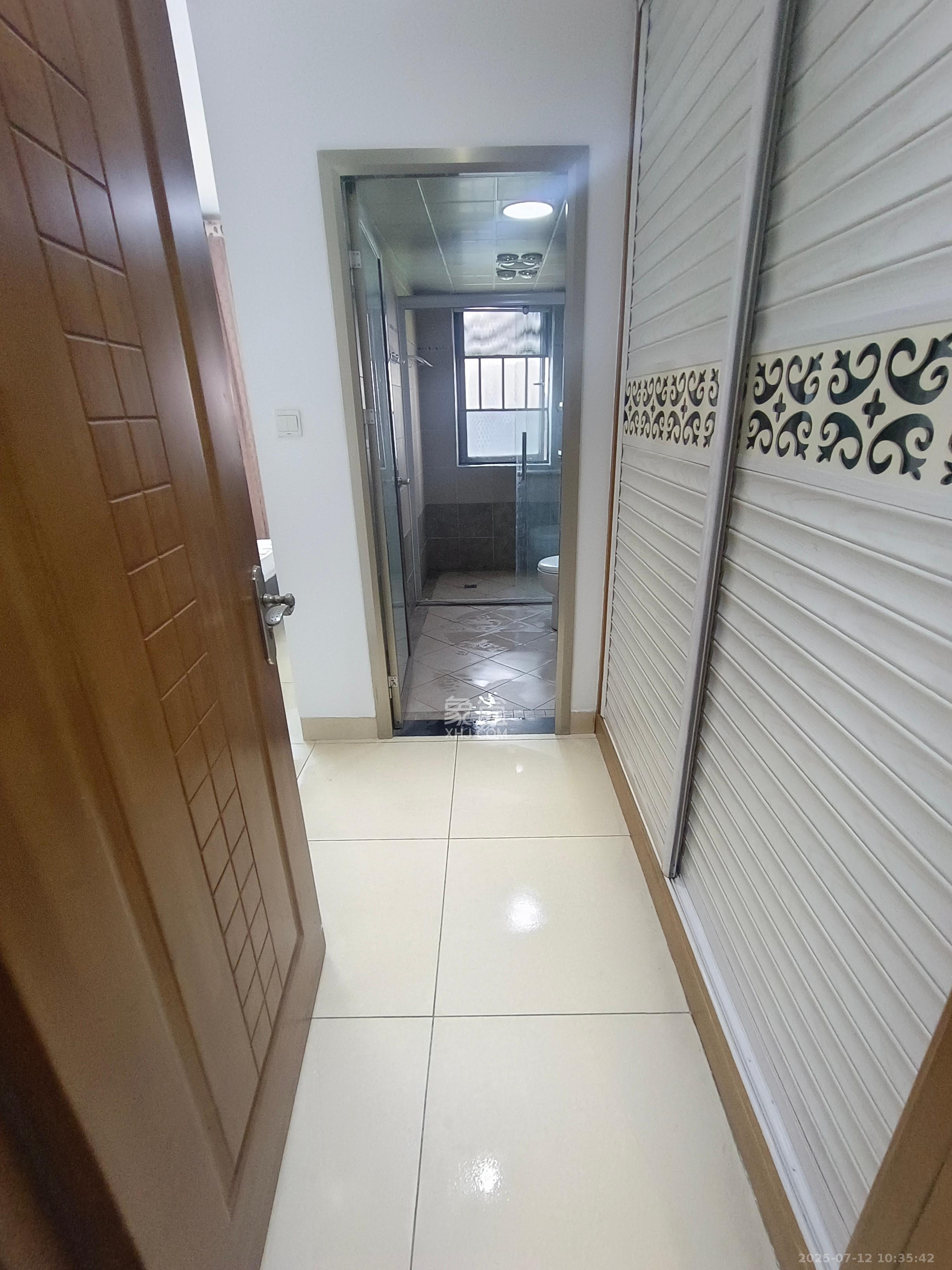 中国铁建国际城一期  4室2厅2卫    2300.0元/月 中国铁建国际城一期  4室2厅2卫    2300.0元/月室内图