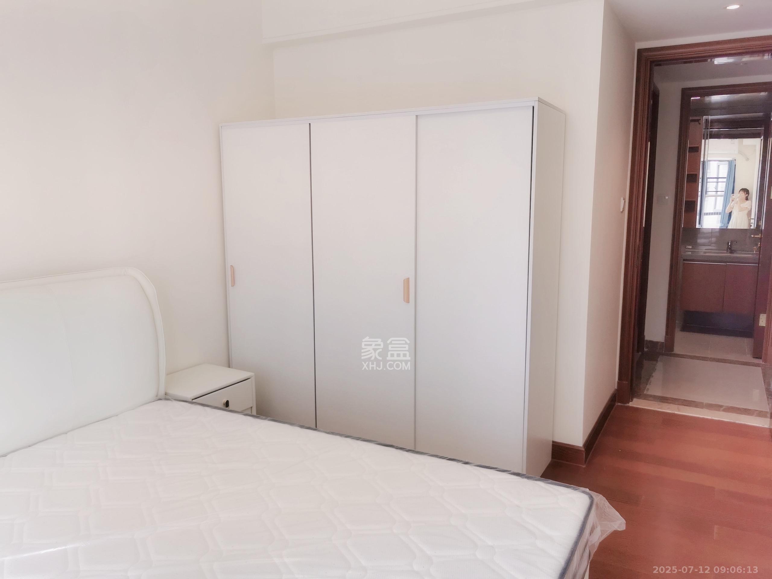 恒大御景半岛 2室2厅1卫 1400.0元/月 恒大御景半岛 2室2厅1卫 1400.0元/月室内图