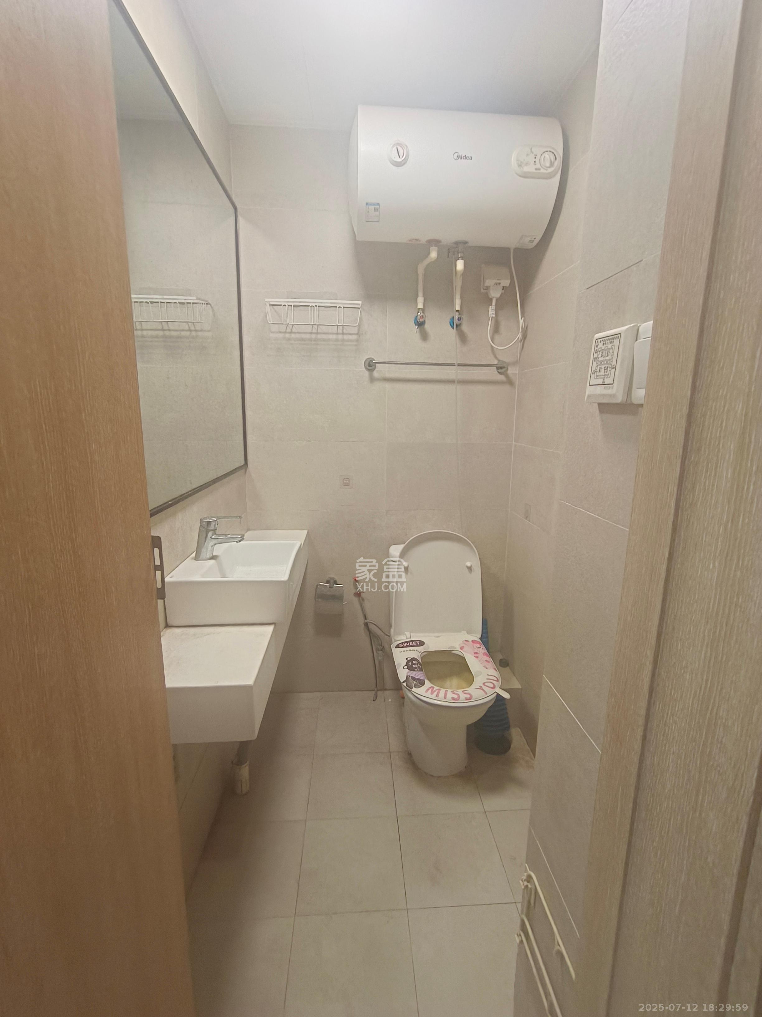 兰亭湾畔 1室1厅1卫 900.0元/月 兰亭湾畔 1室1厅1卫 900.0元/月室内图