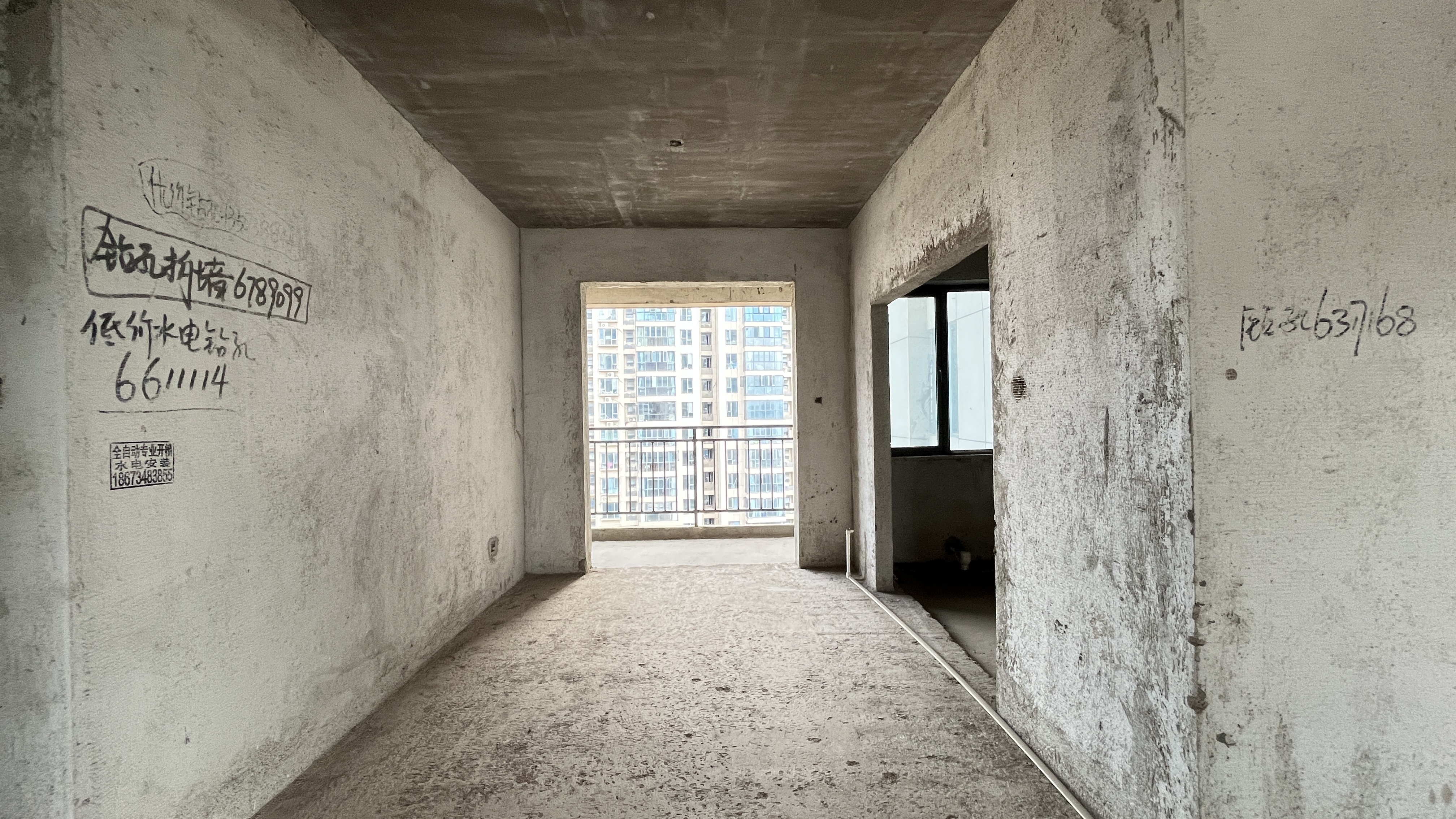 大同沁园 3室2厅2卫 66.8万 大同沁园 3室2厅2卫 66.8万室内图