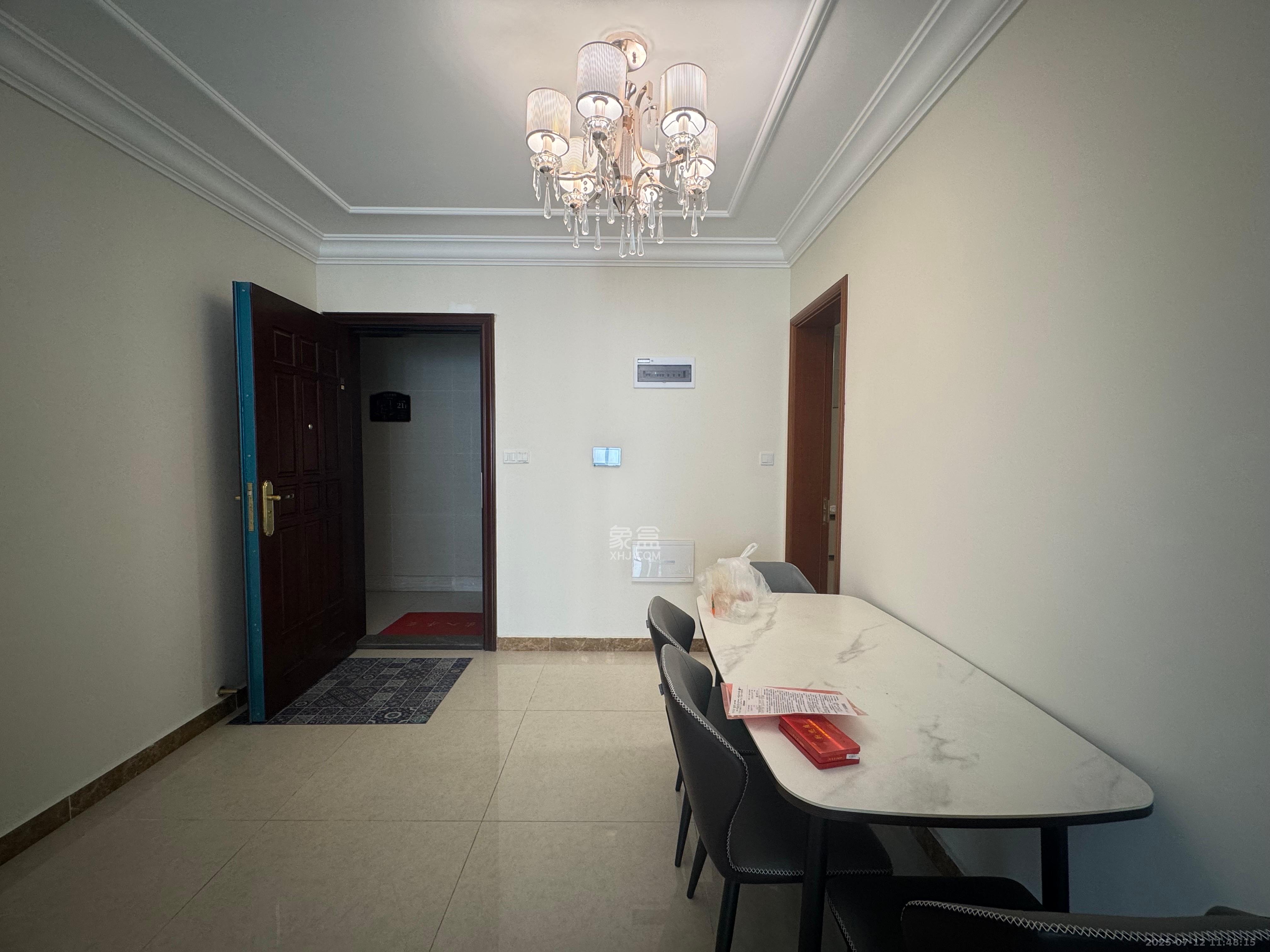 恒大御景半岛 2室2厅1卫 1500.0元/月 恒大御景半岛 2室2厅1卫 1500.0元/月室内图