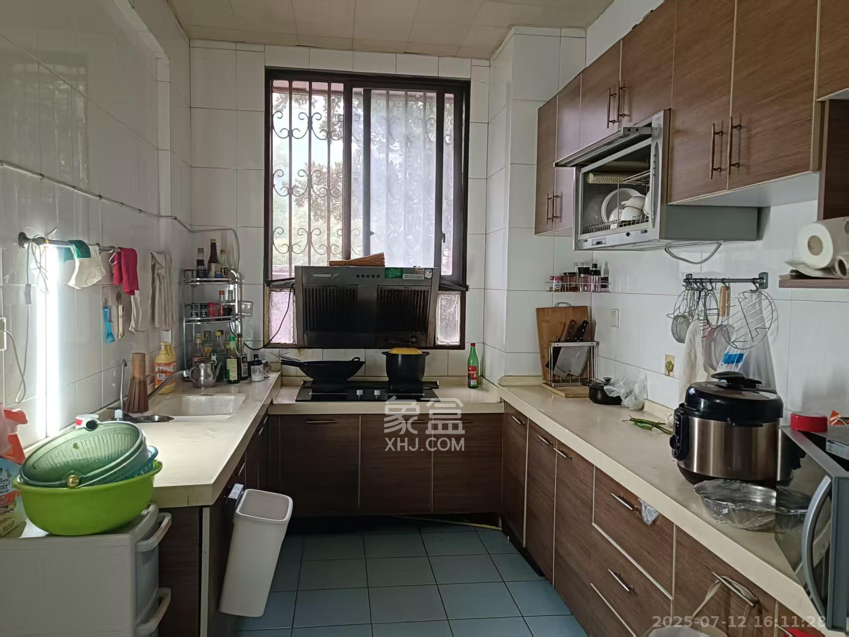 省交通科学研究院 3室2厅2卫 2400.0元/月 省交通科学研究院 3室2厅2卫 2400.0元/月室内图