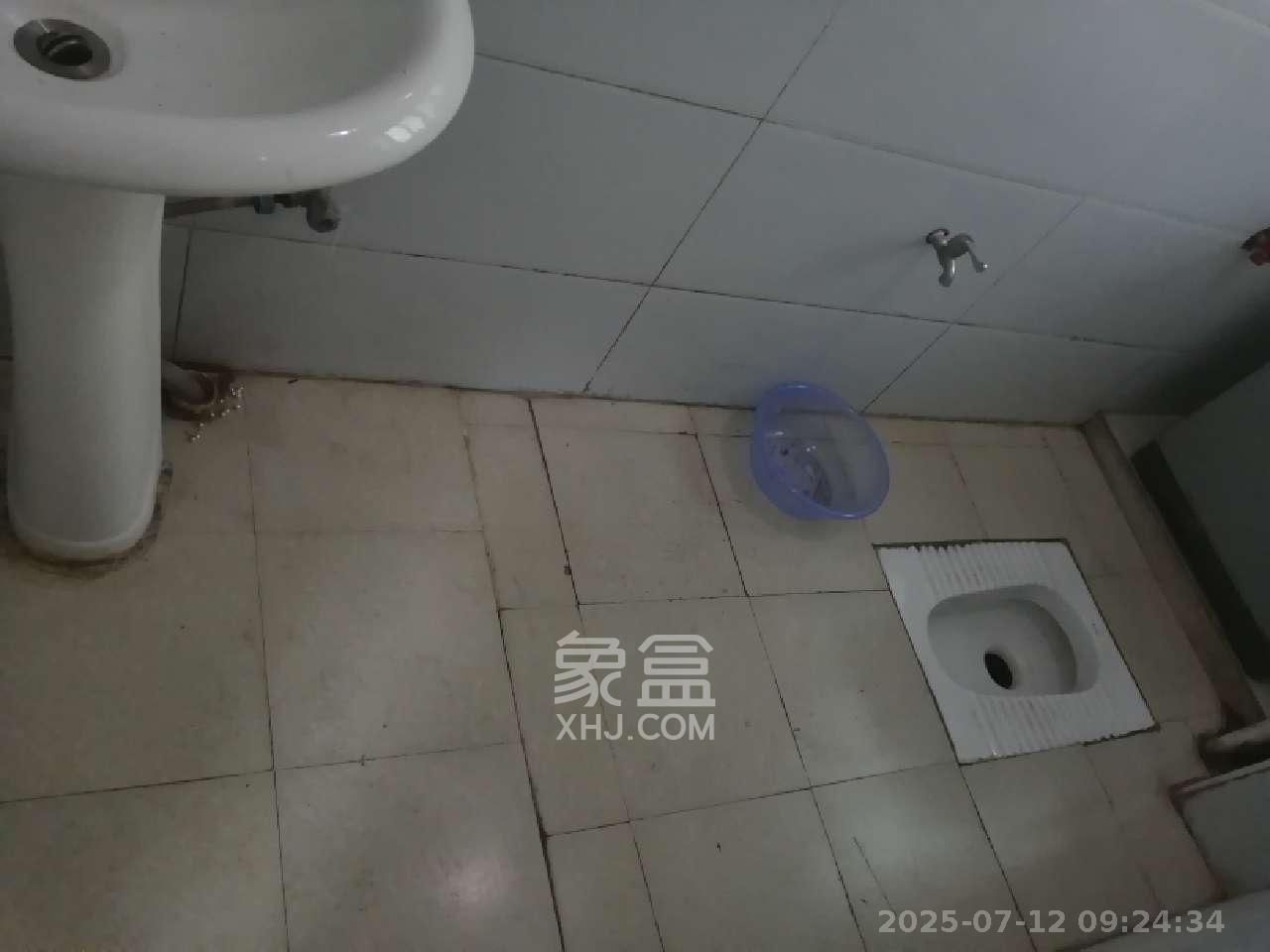 红旗社区  2室1厅1卫   1800.00元/月室内图