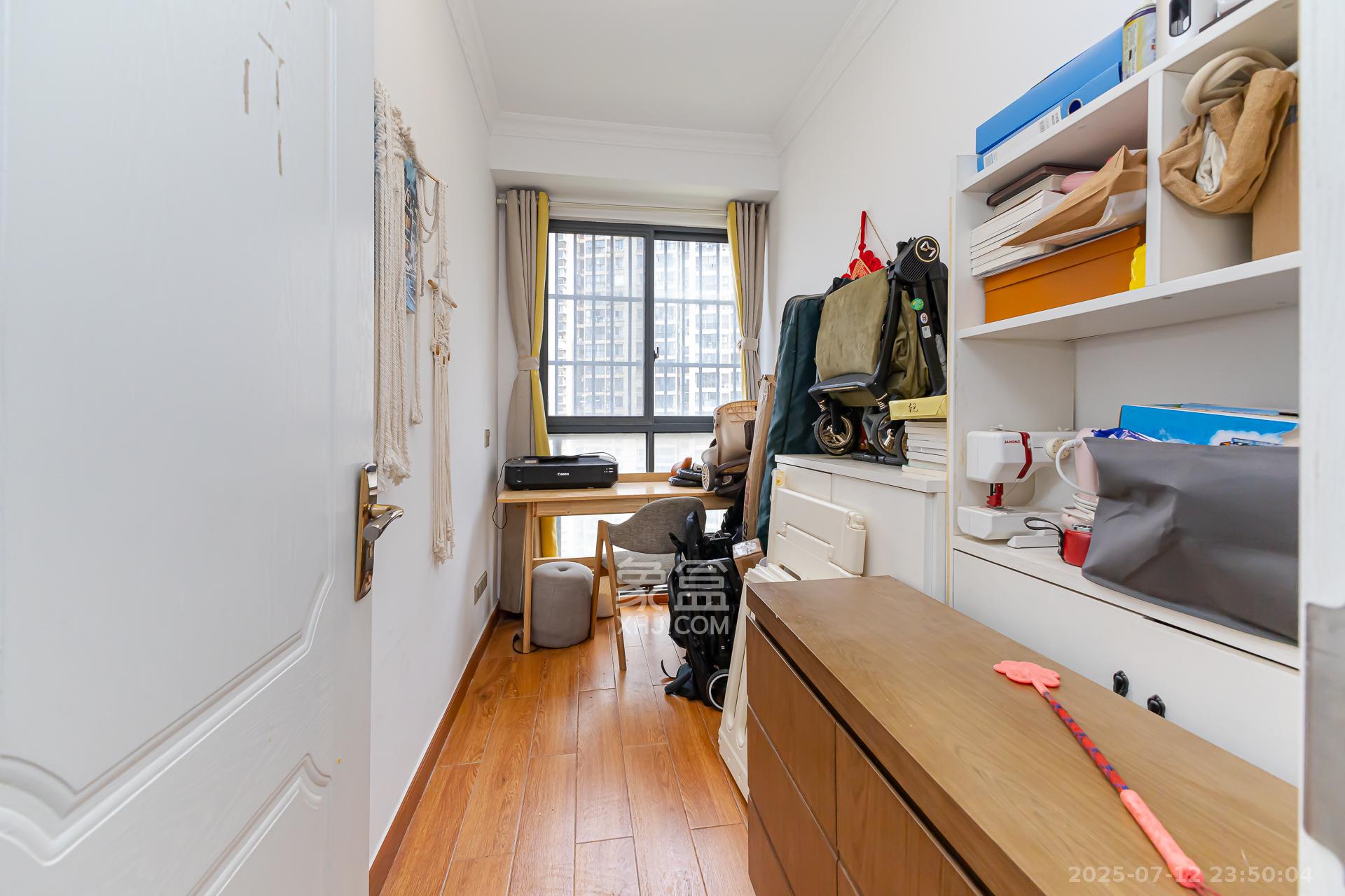 明发国际城  3室2厅2卫    88.8万卧室