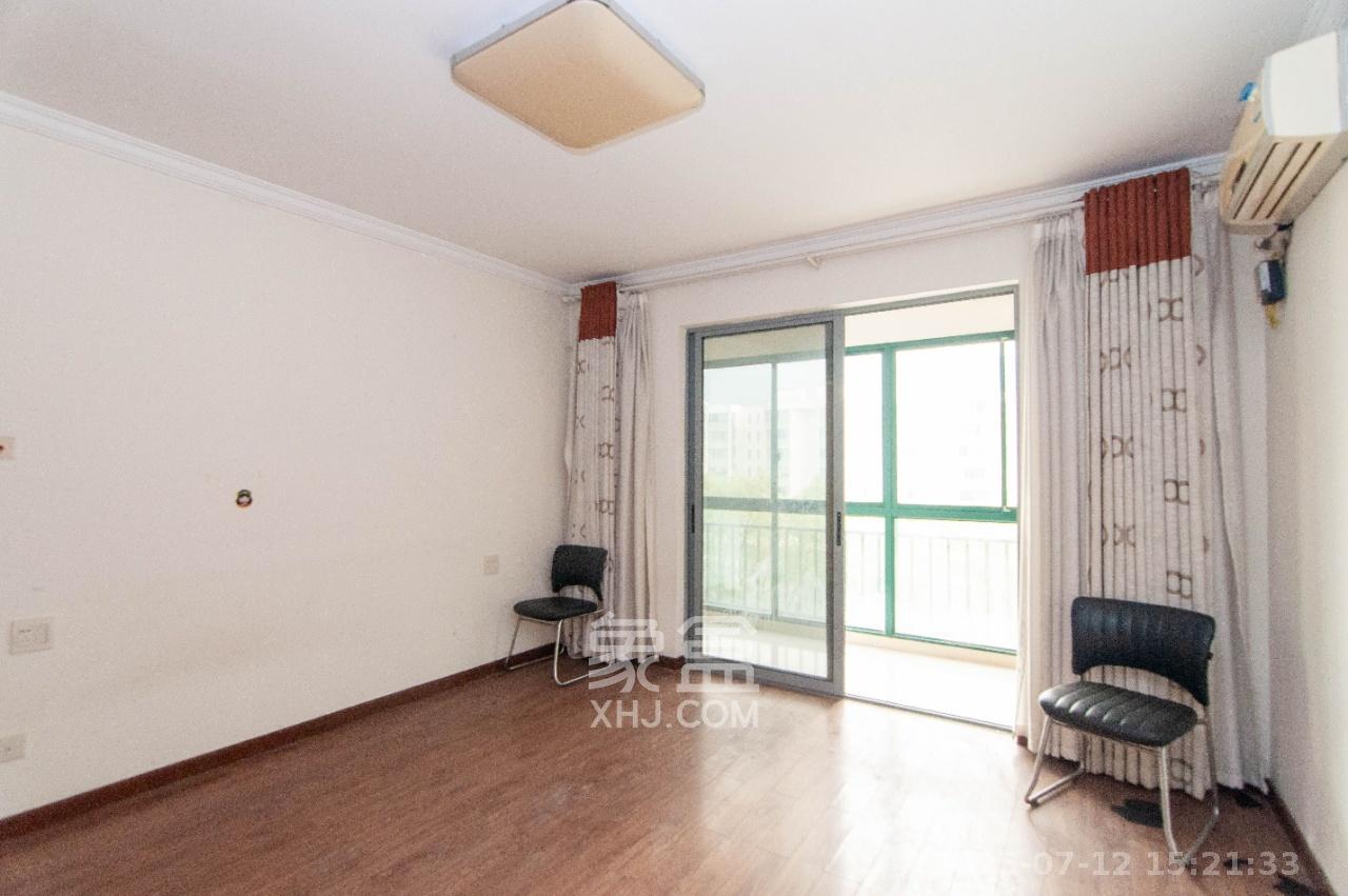 共和世家 4室2厅2卫 4200.0元/月 共和世家 4室2厅2卫 4200.0元/月室内图