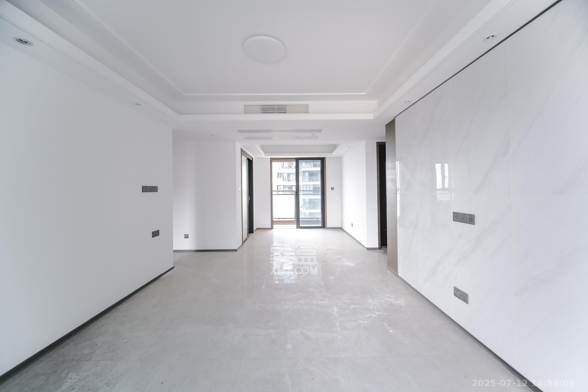 荣盛锦绣学府  3室2厅2卫    103.0万 荣盛锦绣学府  3室2厅2卫    103.0万客厅