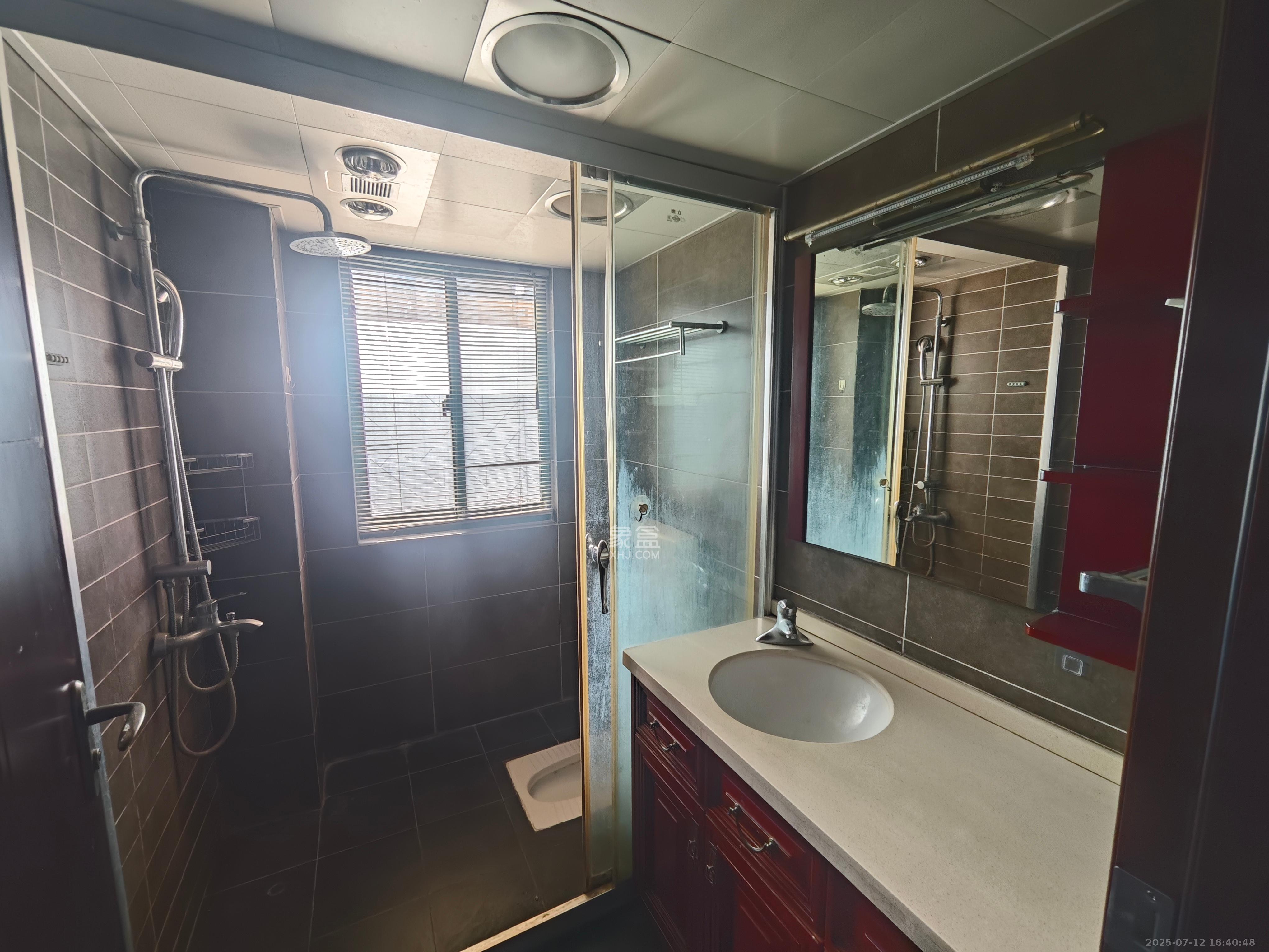 共和世家  3室2厅2卫    3500.0元/月 共和世家  3室2厅2卫    3500.0元/月室内图