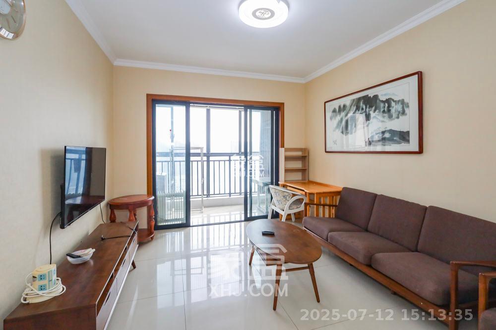 钰龙天下一期  2室2厅1卫    2100.0元/月 钰龙天下一期  2室2厅1卫    2100.0元/月室内图