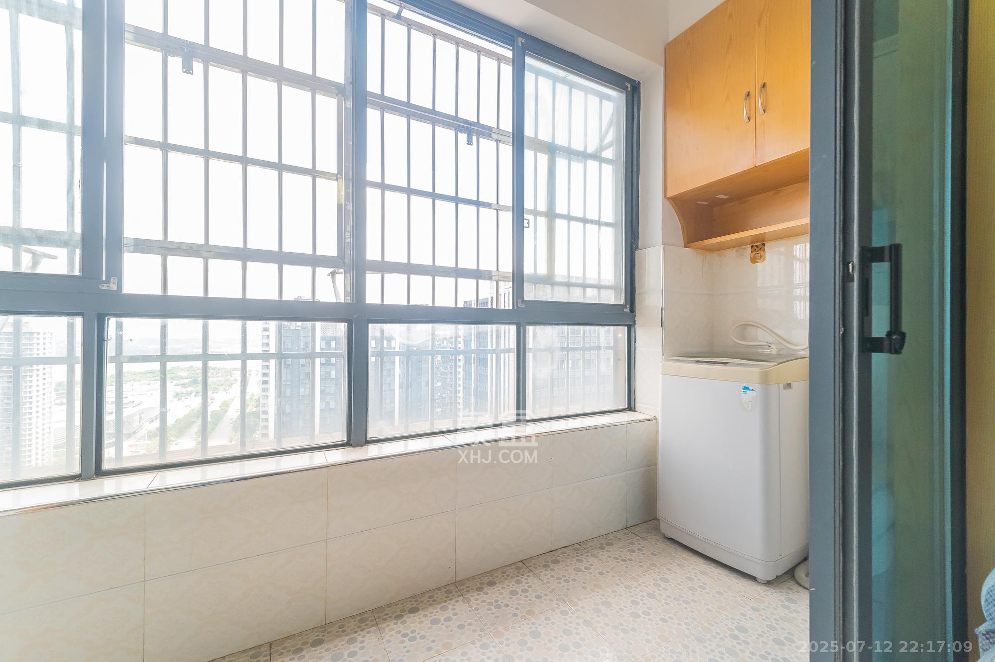 方略城市广场 2室2厅1卫 58.0万 方略城市广场 2室2厅1卫 58.0万阳台