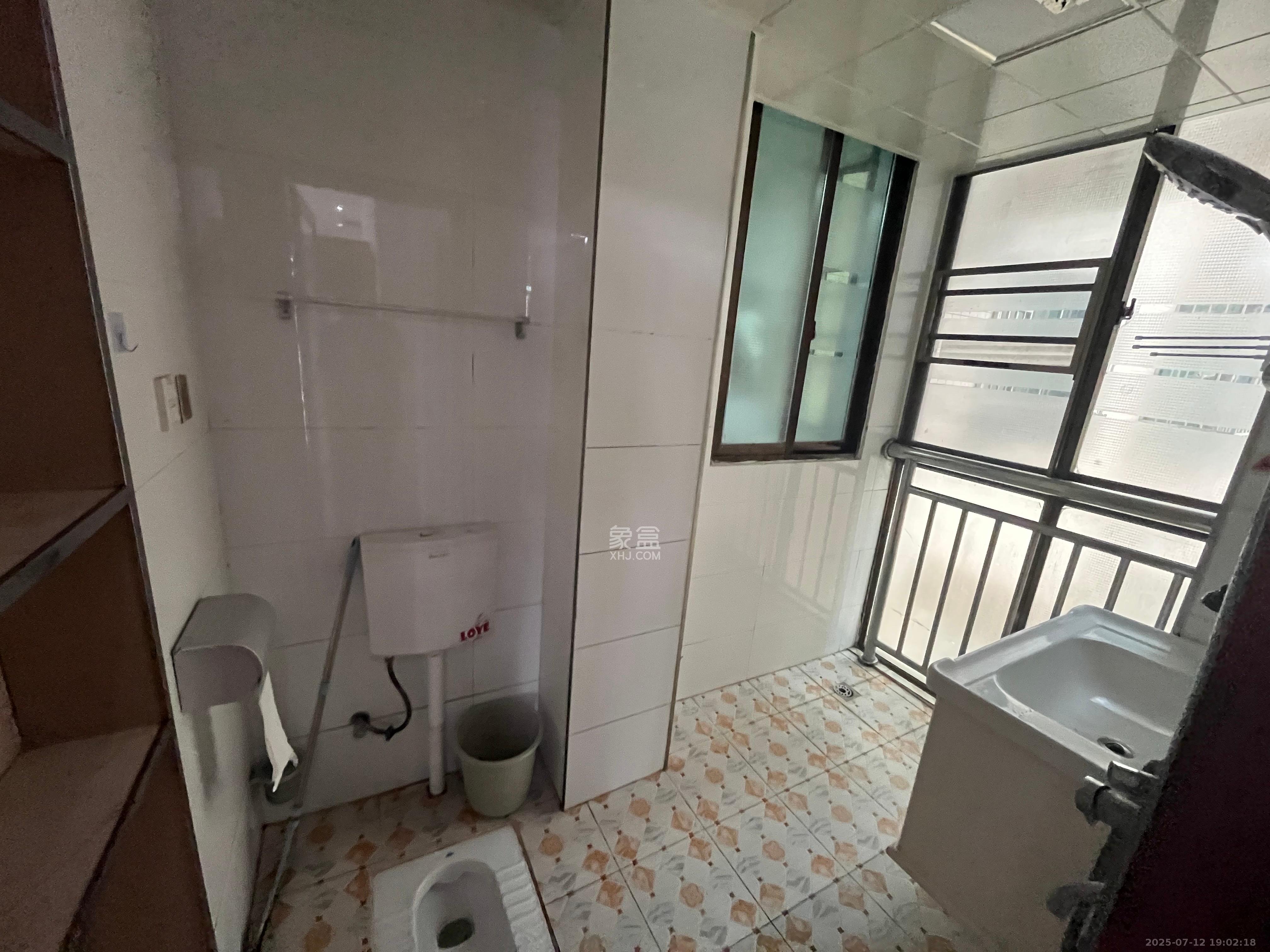 鄱阳佳郡 1室0厅0卫 2100.0元/月 鄱阳佳郡 1室0厅0卫 2100.0元/月室内图