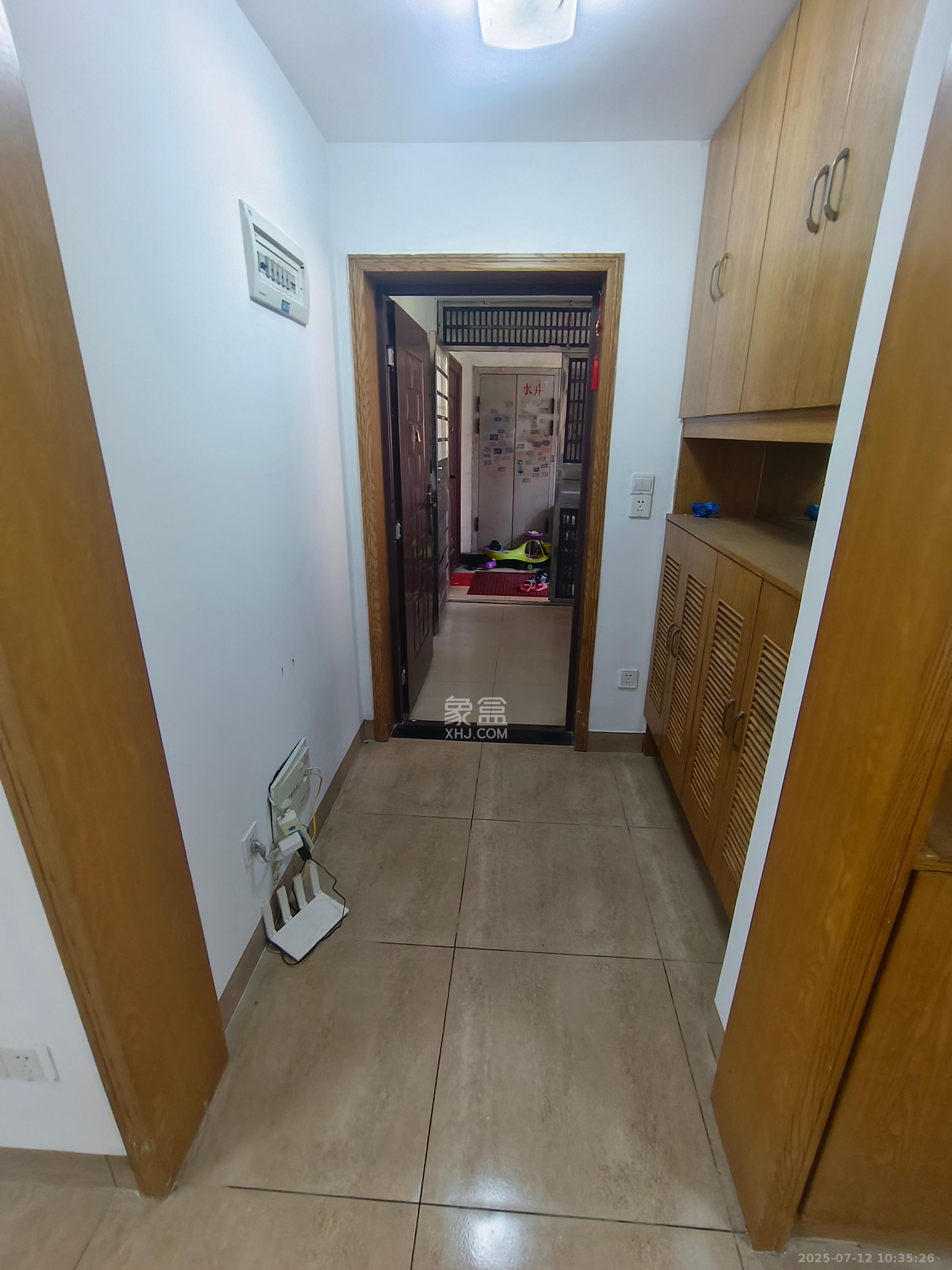 中国铁建国际城一期  3室2厅2卫   2300.00元/月室内图