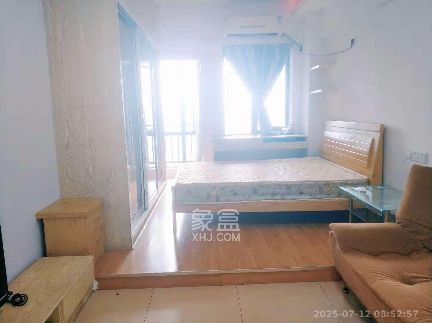 万博汇  1室1厅1卫    1800.0元/月