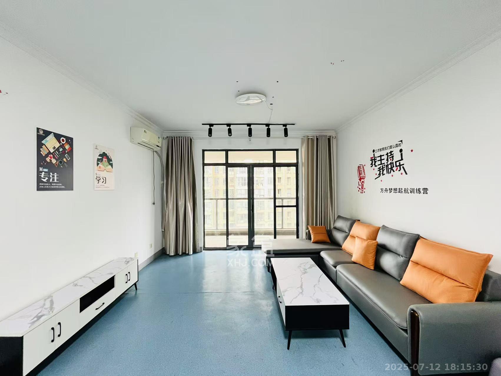 鑫远熙山 4室2厅1卫 2500.0元/月 鑫远熙山 4室2厅1卫 2500.0元/月室内图