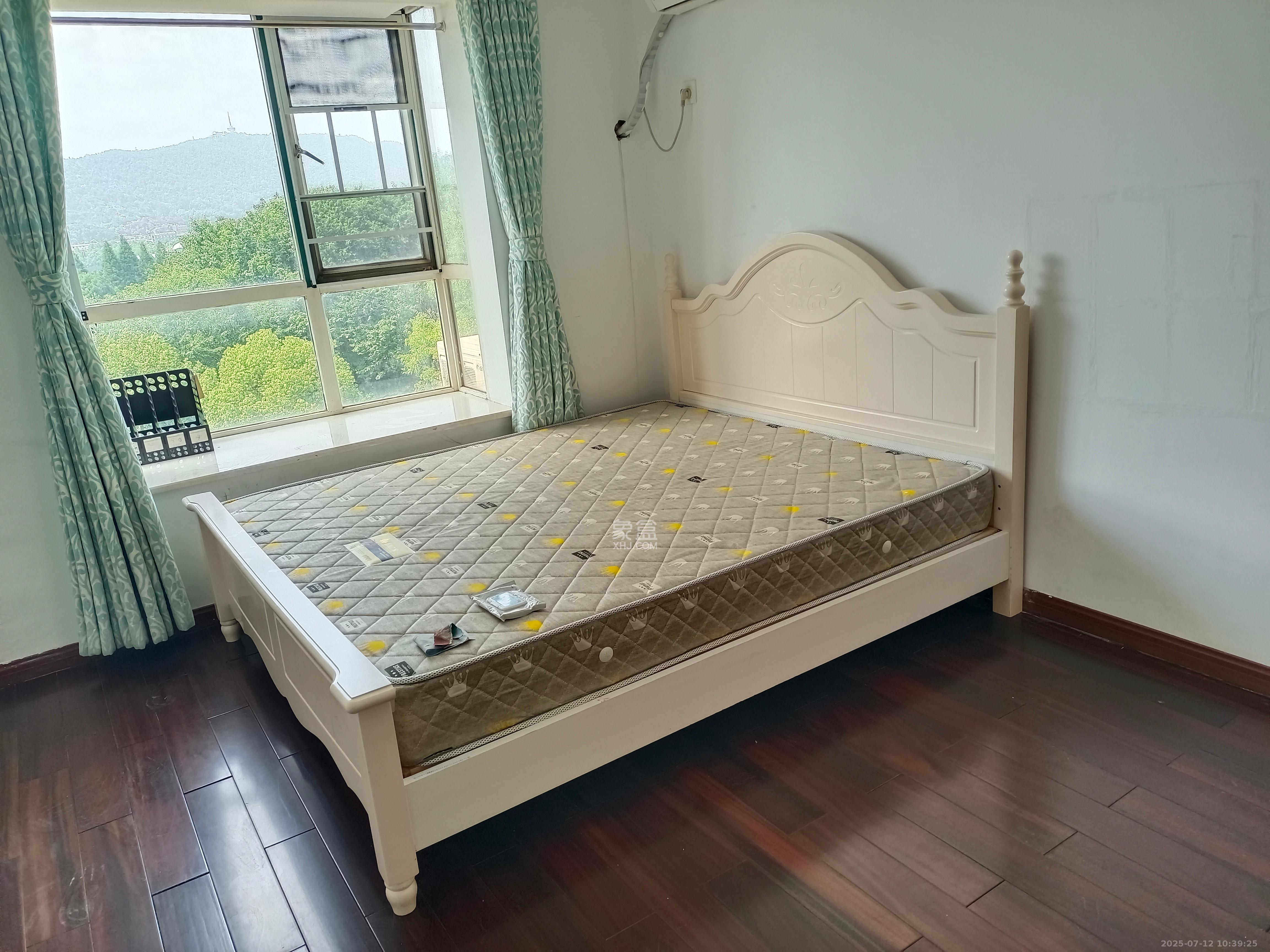 西湖丽景  3室2厅2卫   2900.00元/月室内图