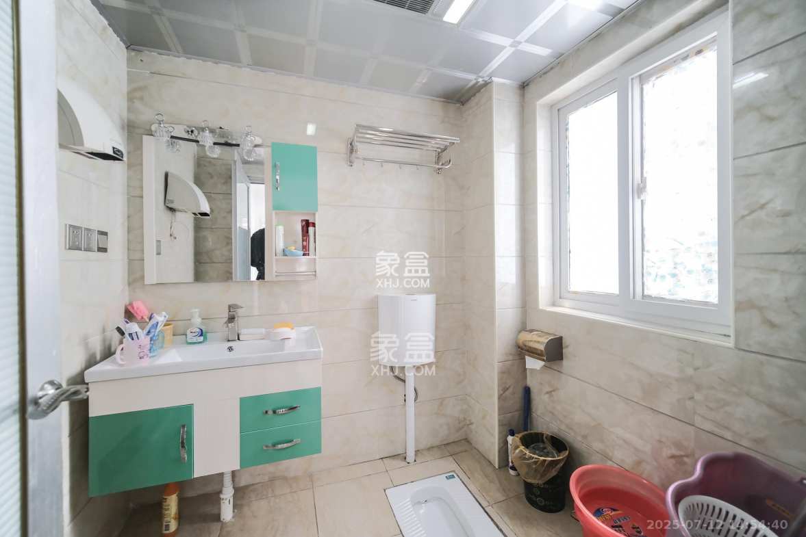 山水湾 2室2厅1卫 49.8万 山水湾 2室2厅1卫 49.8万卫生间