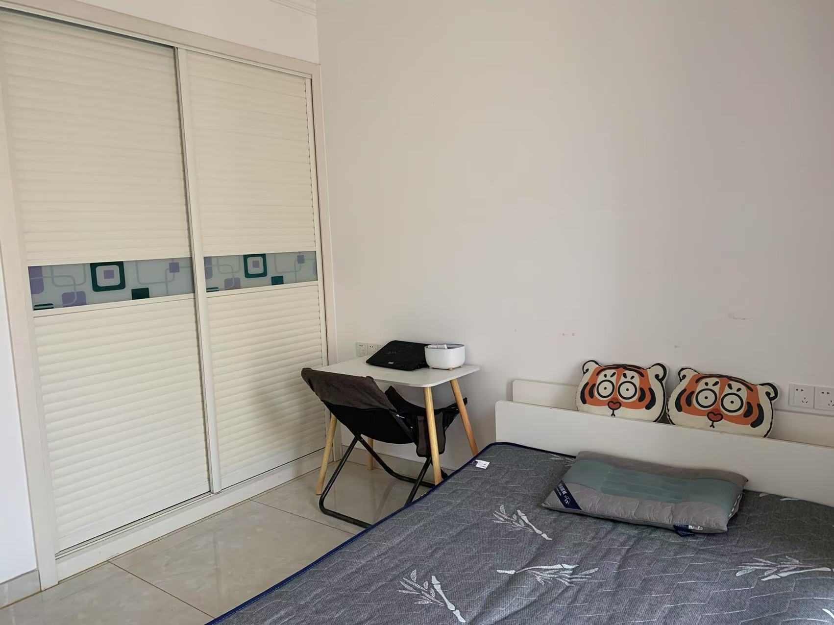 绿地城四期璟园 1室2厅1卫 2100.0元/月 绿地城四期璟园 1室2厅1卫 2100.0元/月室内图