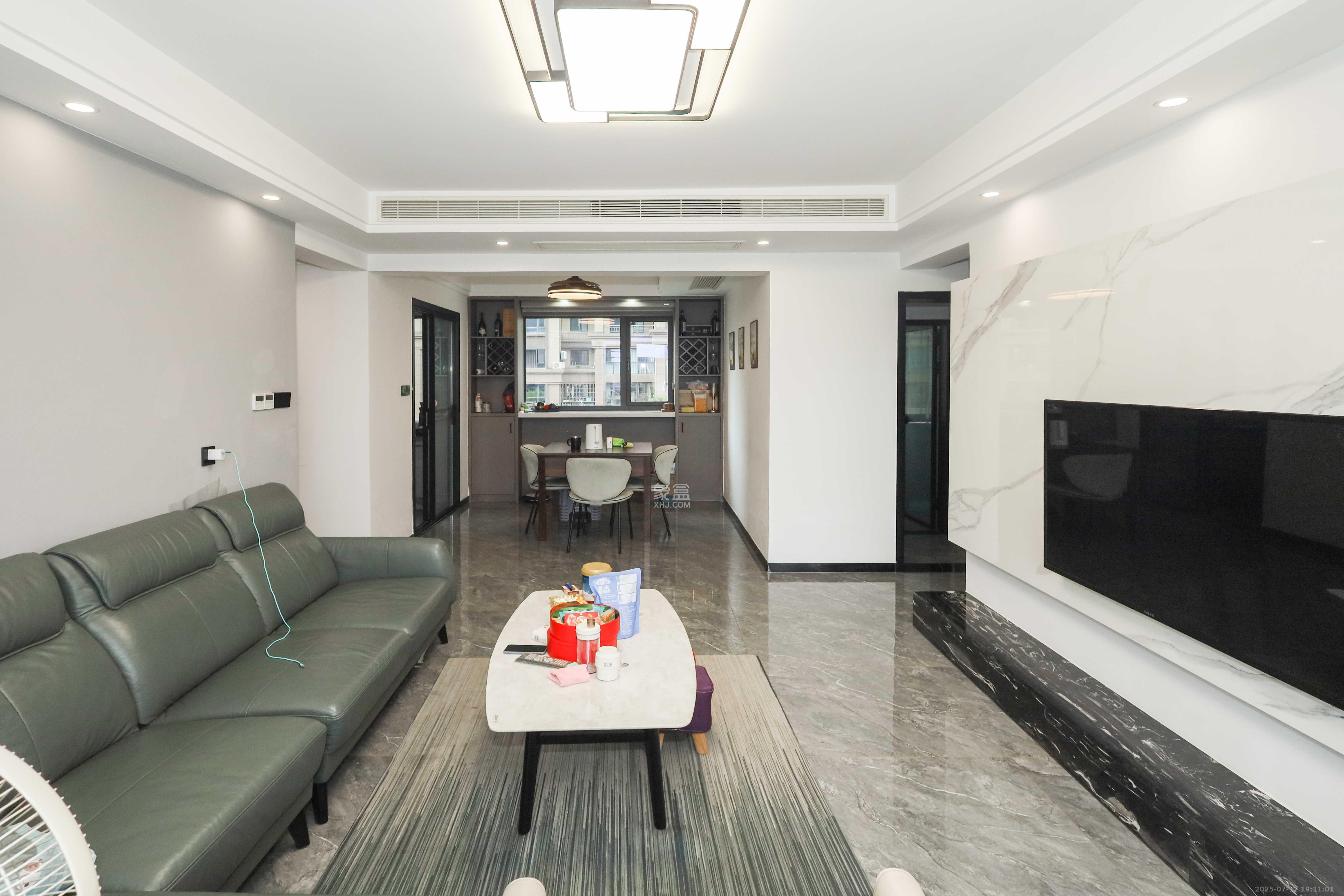 通号岭绣苑 4室2厅2卫 113.0万 通号岭绣苑 4室2厅2卫 113.0万客厅