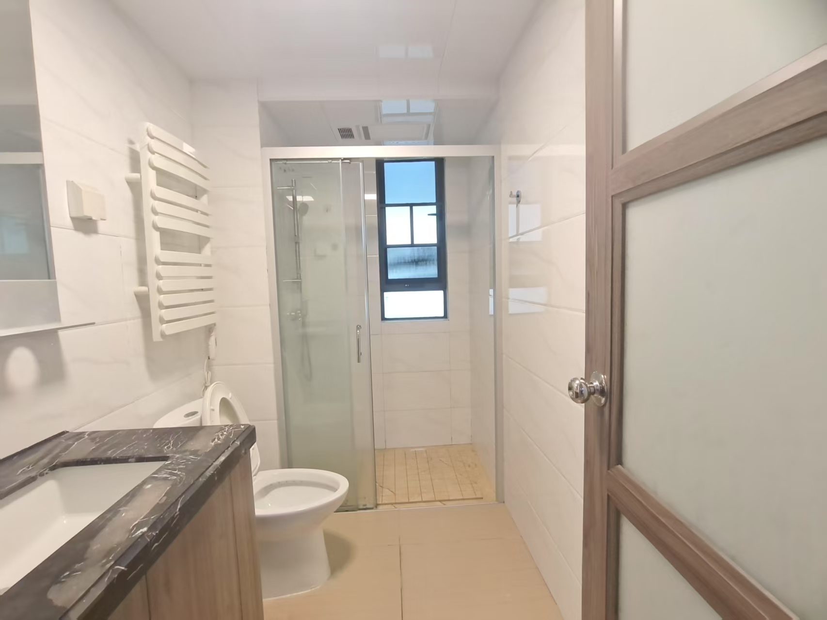 碧桂园梓山府 3室2厅2卫 2000.0元/月 碧桂园梓山府 3室2厅2卫 2000.0元/月室内图