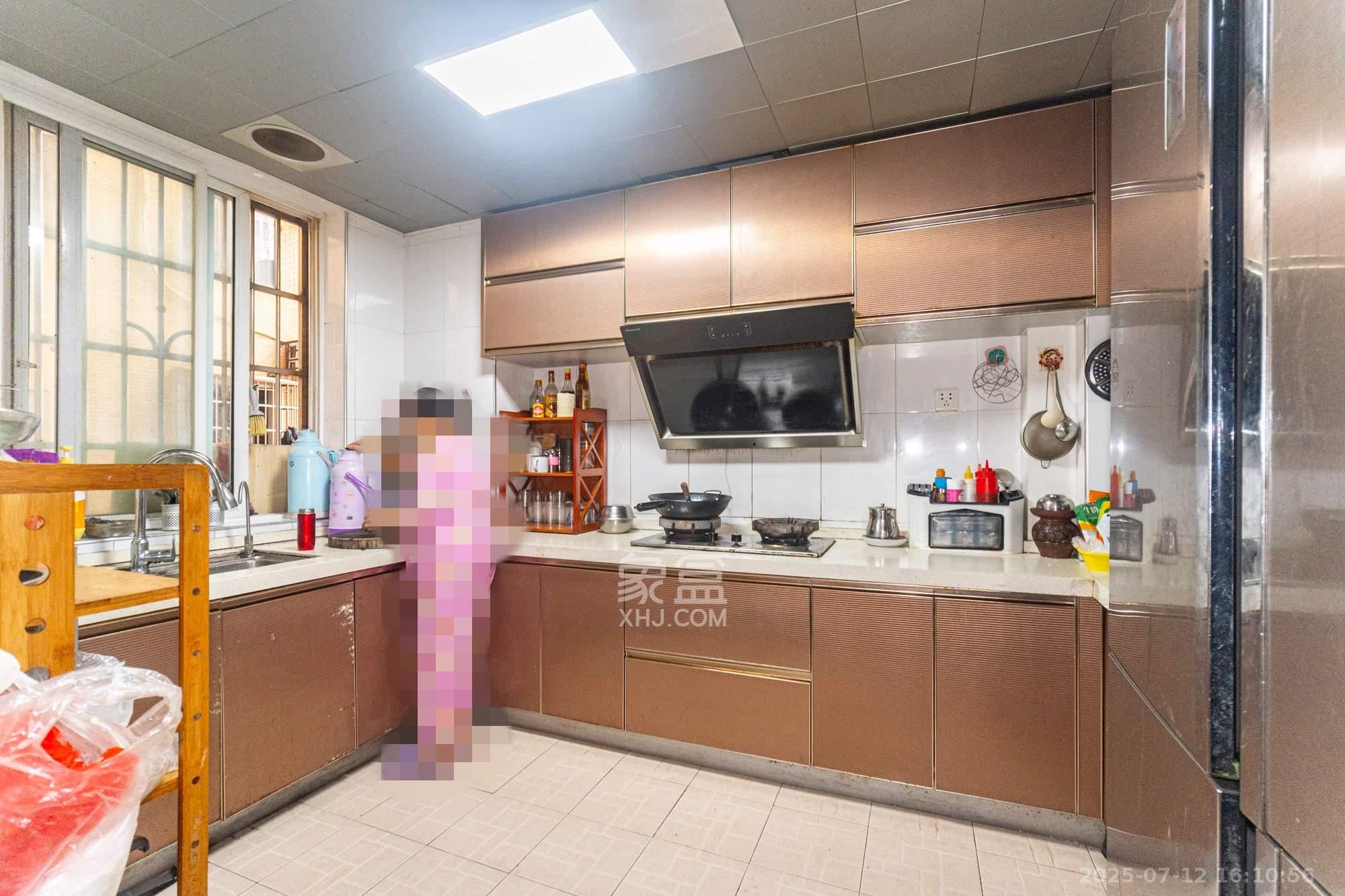 筑梦园 5室2厅2卫 85.0万 筑梦园 5室2厅2卫 85.0万厨房