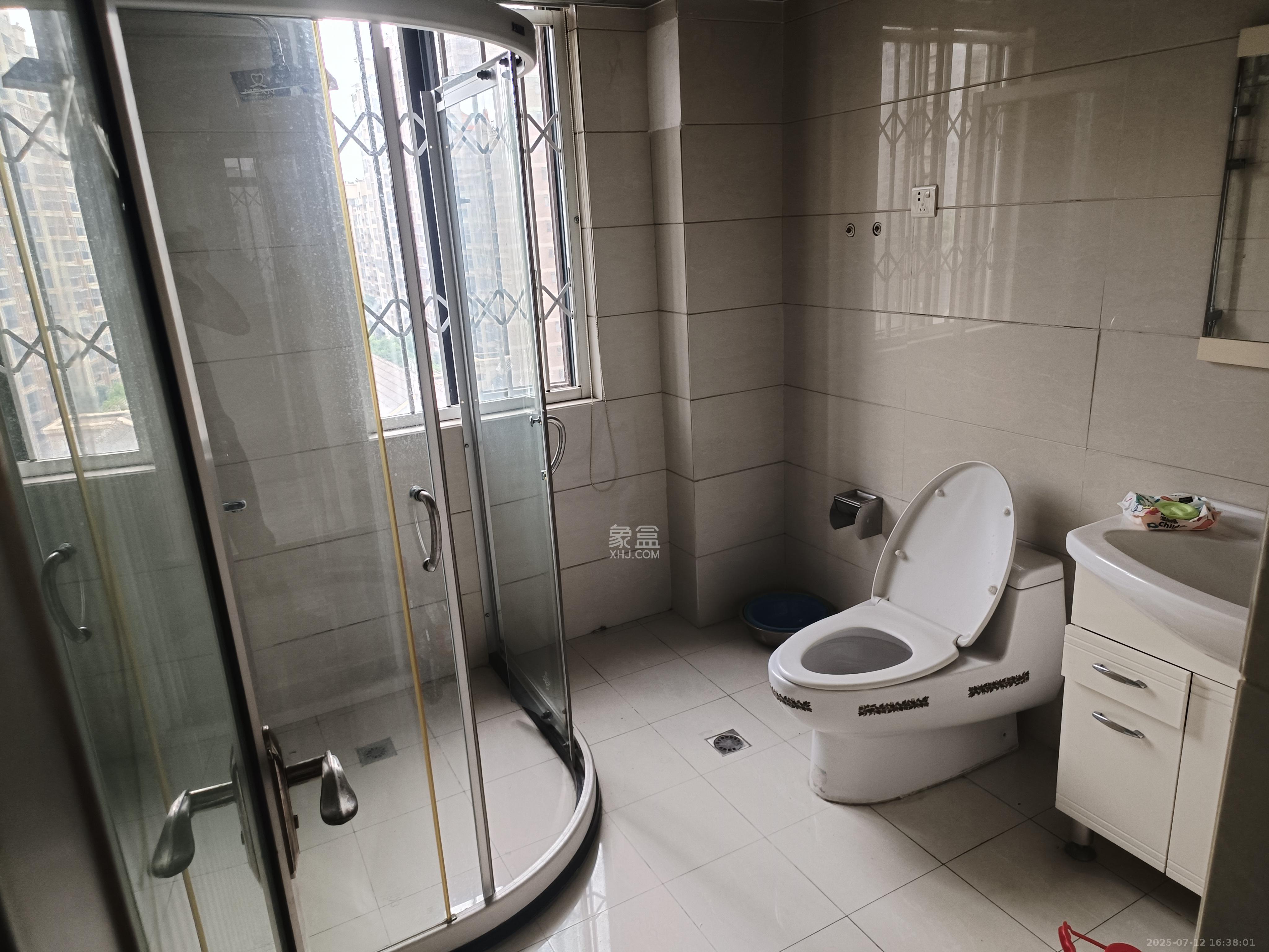 三江花中城 4室2厅1卫 3500.0元/月 三江花中城 4室2厅1卫 3500.0元/月室内图