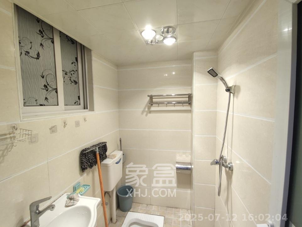 泊爱蓝湾  2室1厅1卫   2100.00元/月室内图
