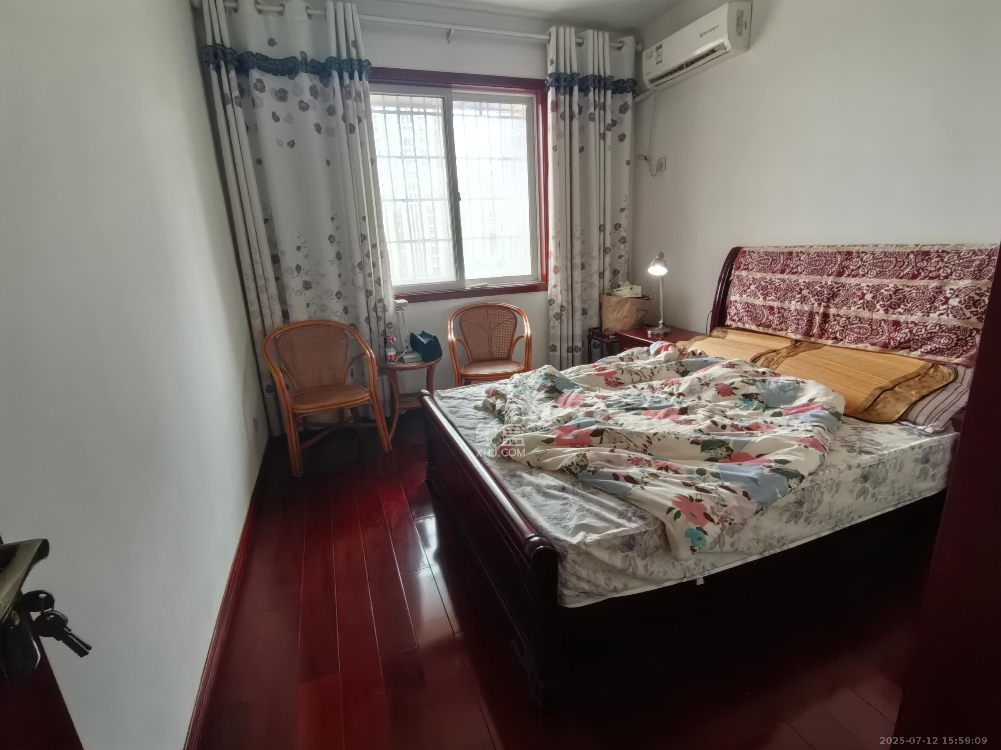 枫雅名苑  5室2厅2卫    4500.0元/月 枫雅名苑  5室2厅2卫    4500.0元/月室内图