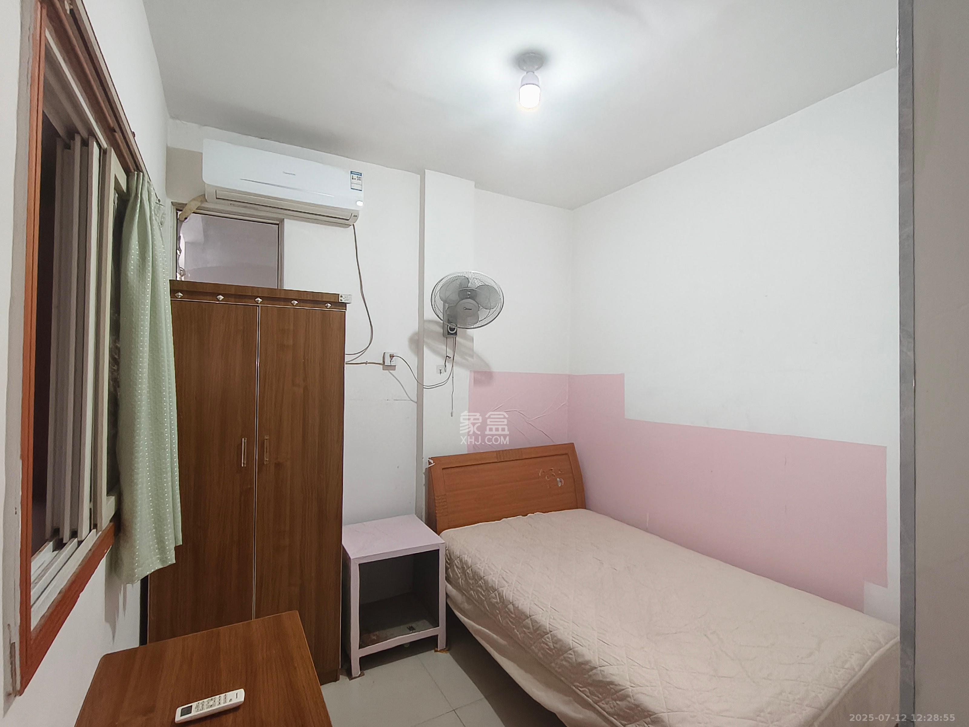 岳北社区 3室2厅2卫 2200.0元/月 岳北社区 3室2厅2卫 2200.0元/月室内图