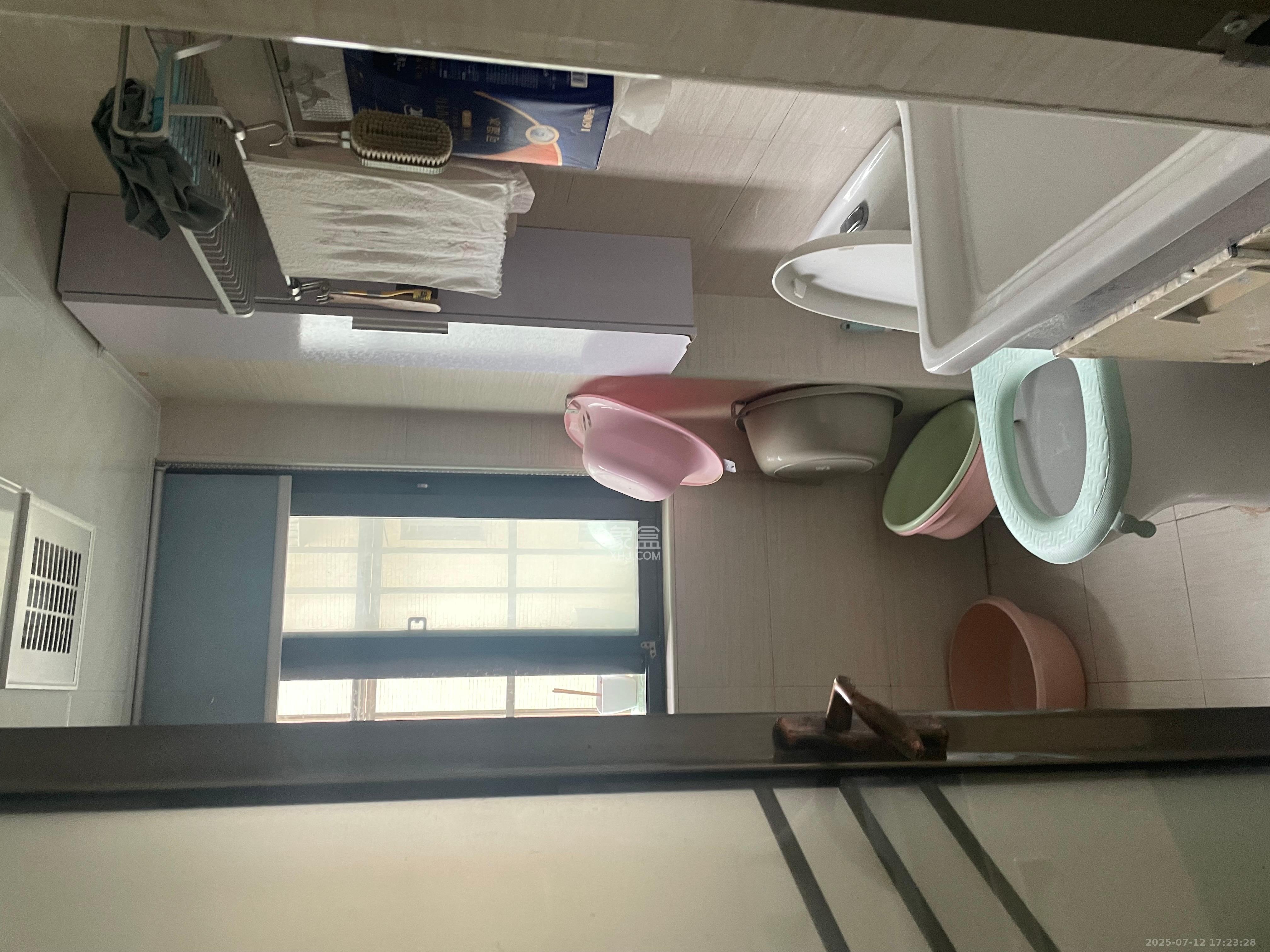 鑫远御文台一期 1室2厅1卫 2100.0元/月 鑫远御文台一期 1室2厅1卫 2100.0元/月室内图