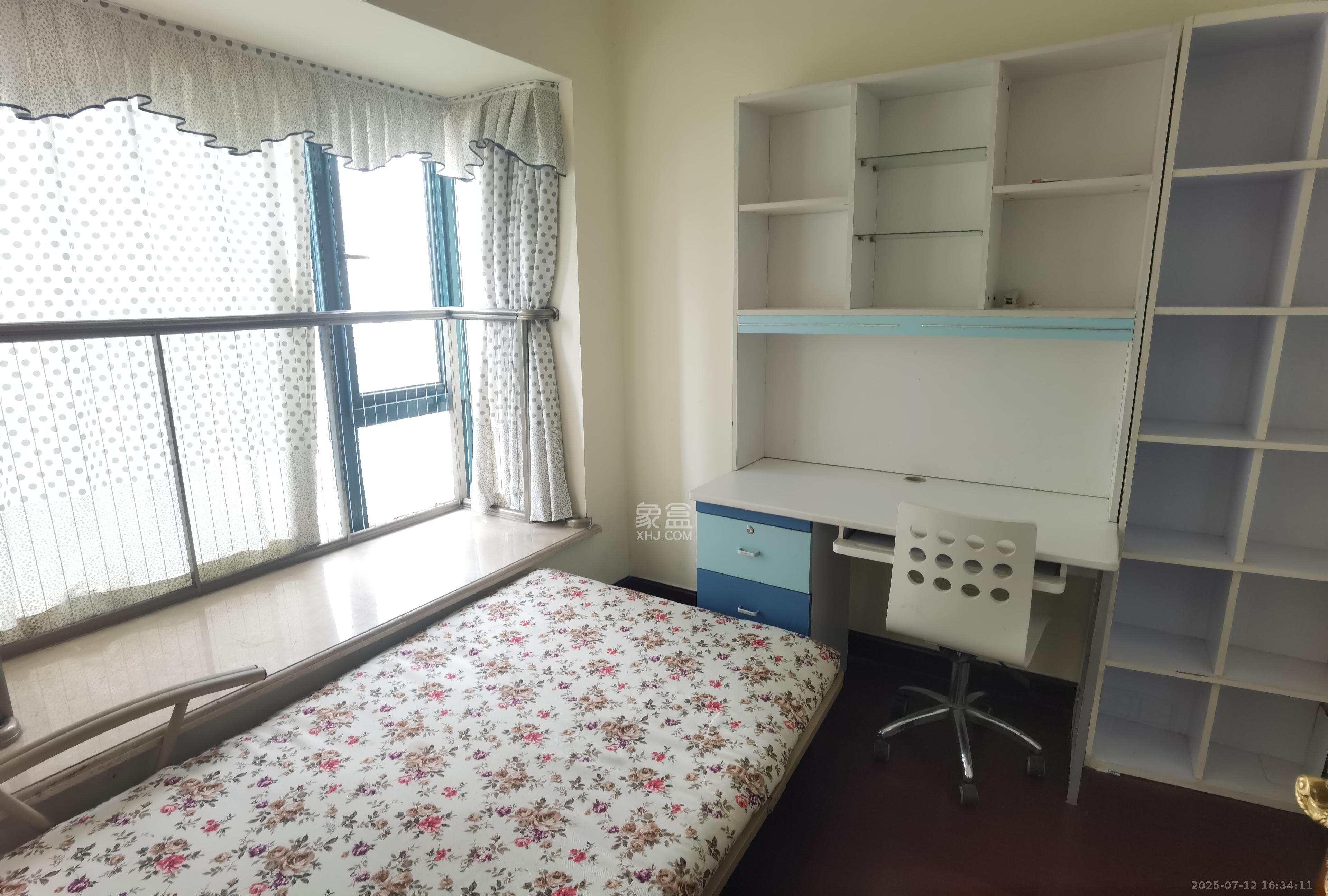 恒大华府  3室2厅1卫    2500.0元/月 恒大华府  3室2厅1卫    2500.0元/月室内图