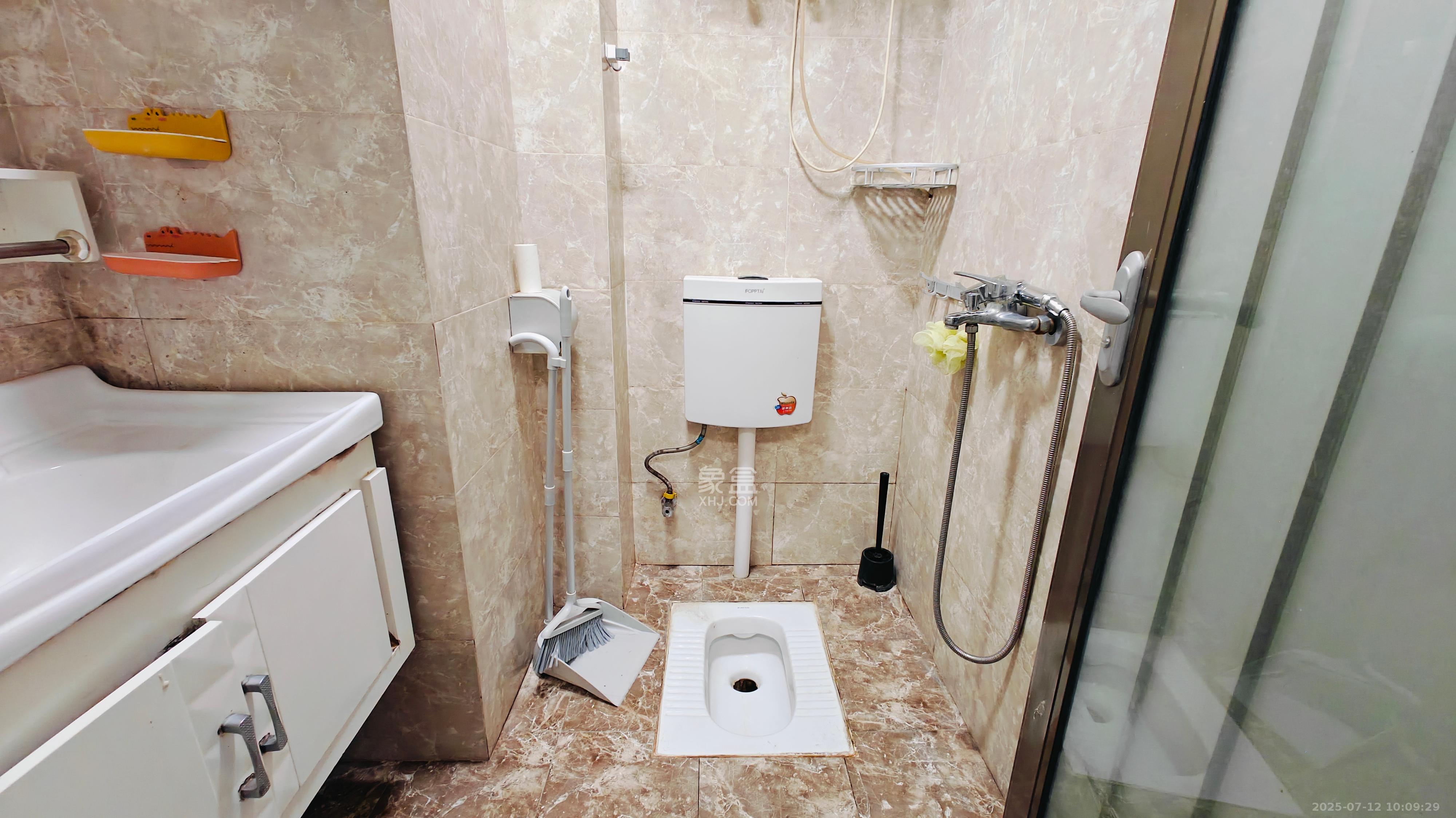 蓝光雍锦阁  1室1厅1卫   1700.00元/月室内图