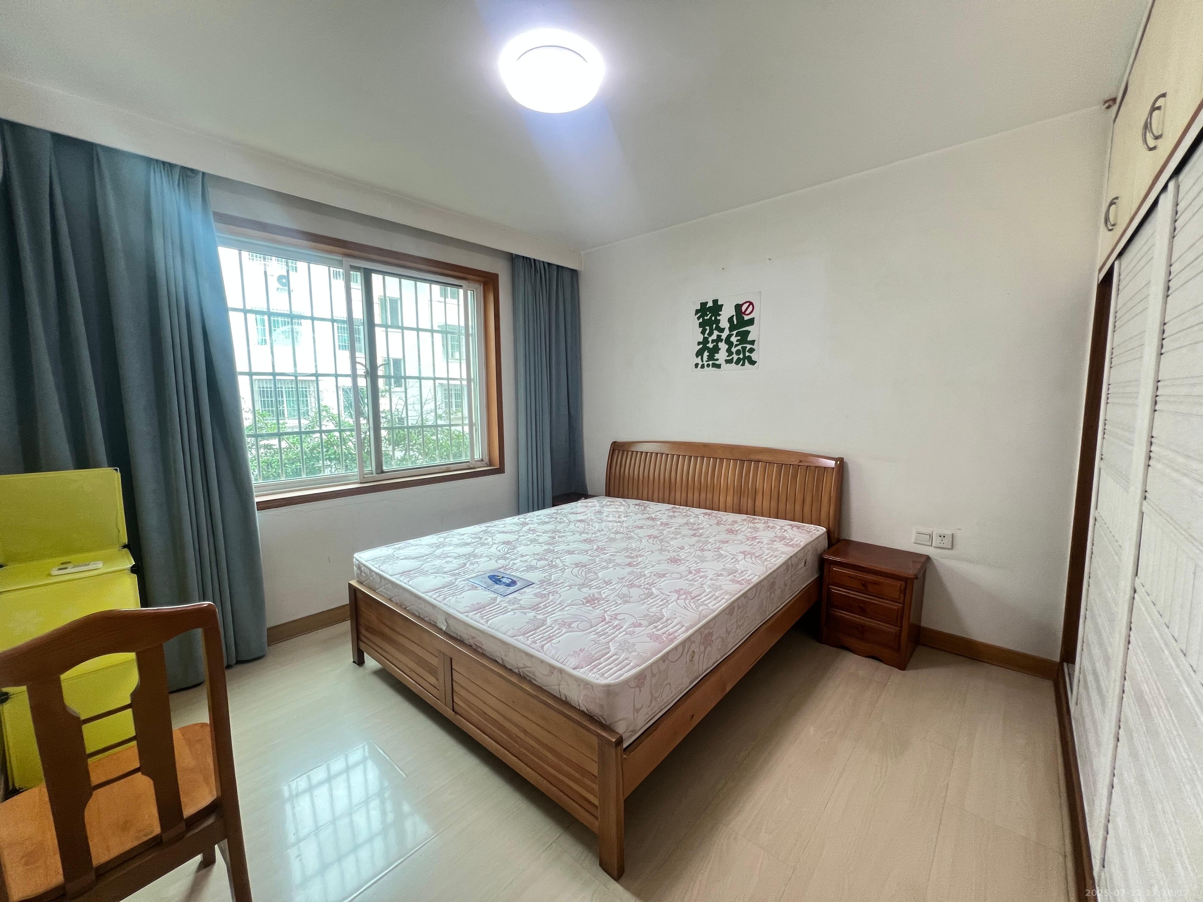 恩瑞麓山名园（龙王港小区）  3室2厅2卫    2400.0元/月室内图