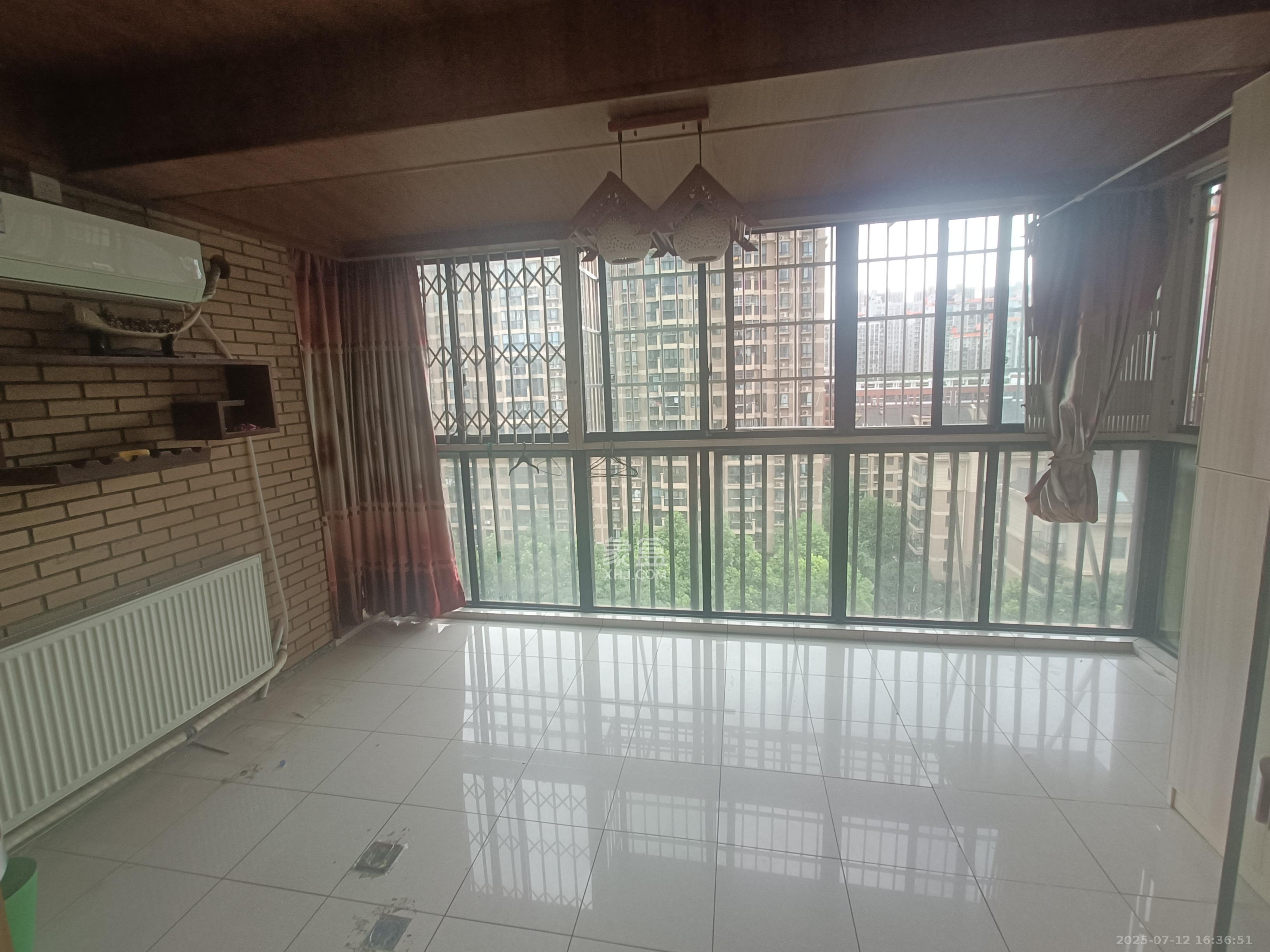 三江花中城 4室2厅1卫 3500.0元/月 三江花中城 4室2厅1卫 3500.0元/月室内图