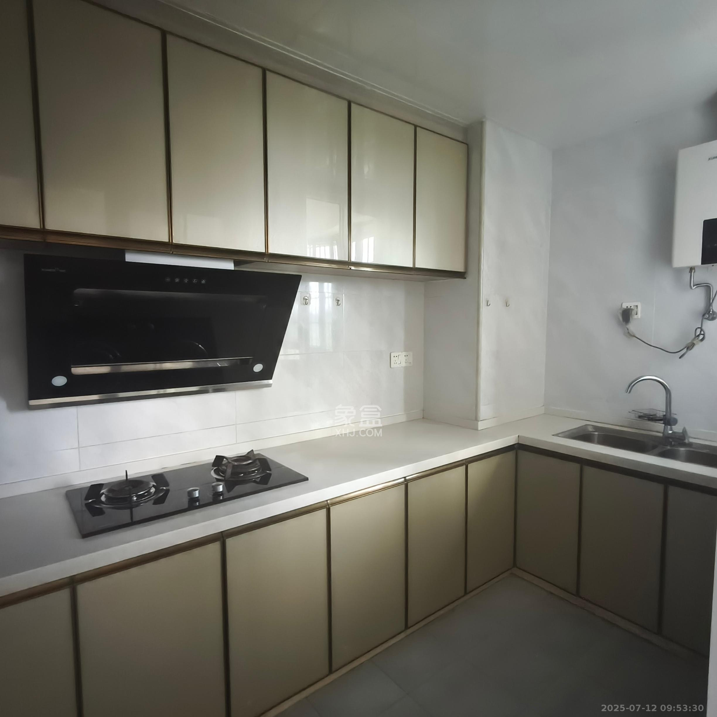 桥头家苑一期 4室2厅1卫 1800.0元/月 桥头家苑一期 4室2厅1卫 1800.0元/月室内图