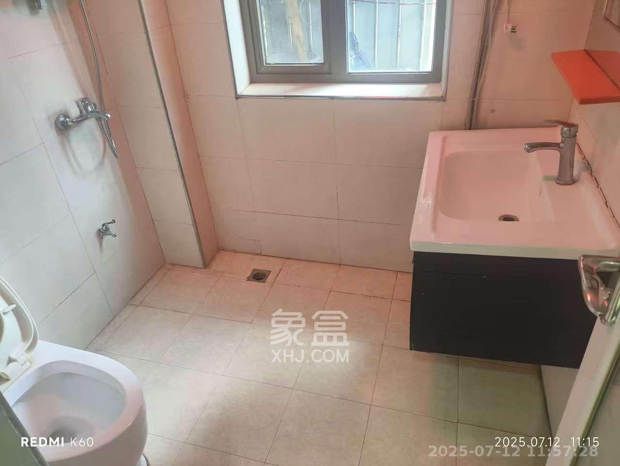 层上观邸  3室2厅1卫    2300.0元/月室内图